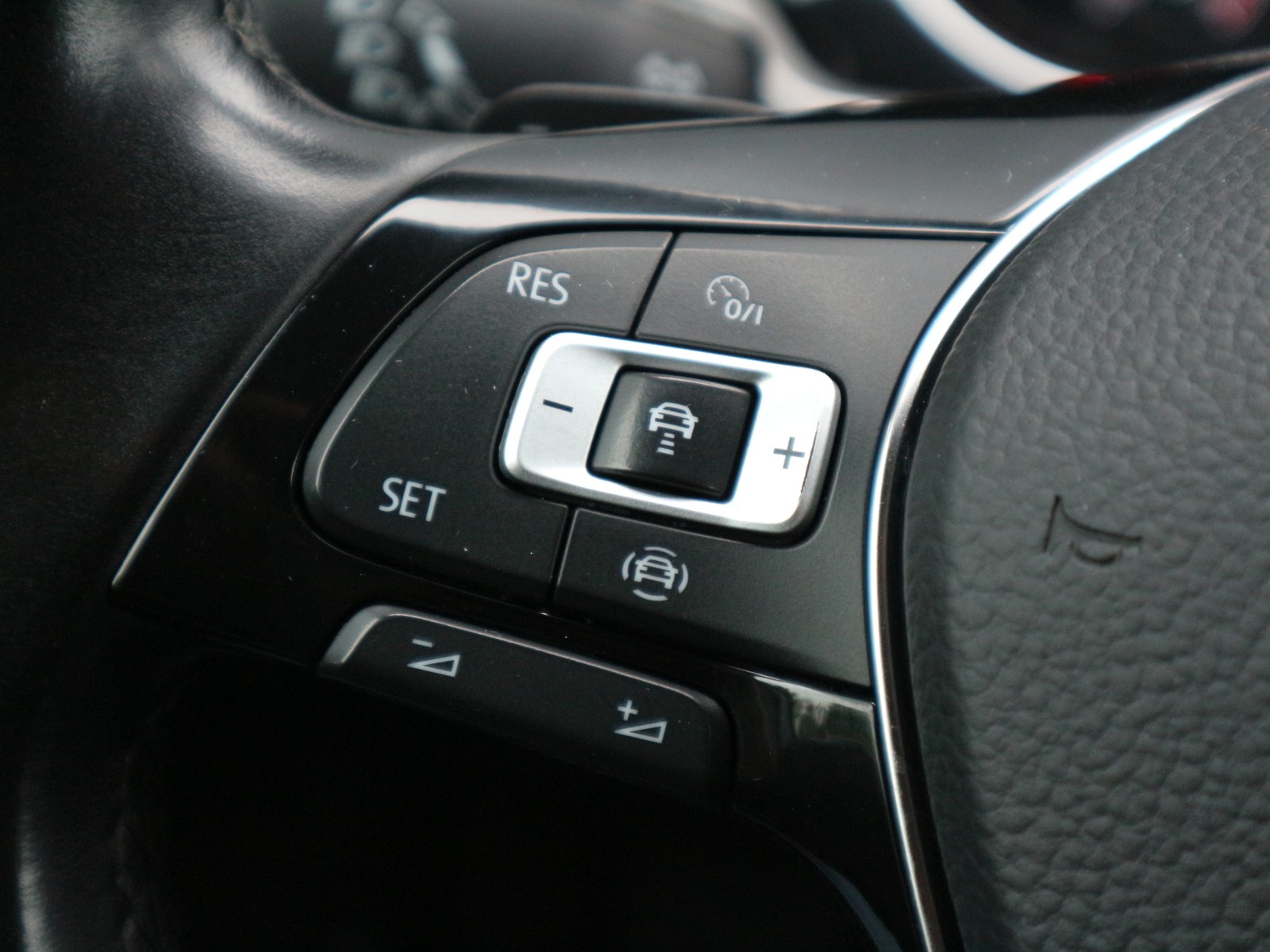 VW - Touran 1,5 TSI Comfortline Navi Kamera_4