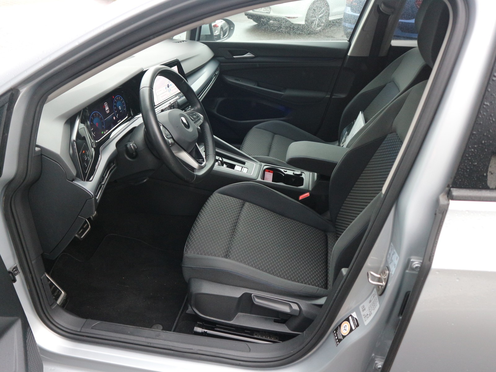 VW - Golf VIII 1,0 eTSI United LED Navi Lane Assist_21