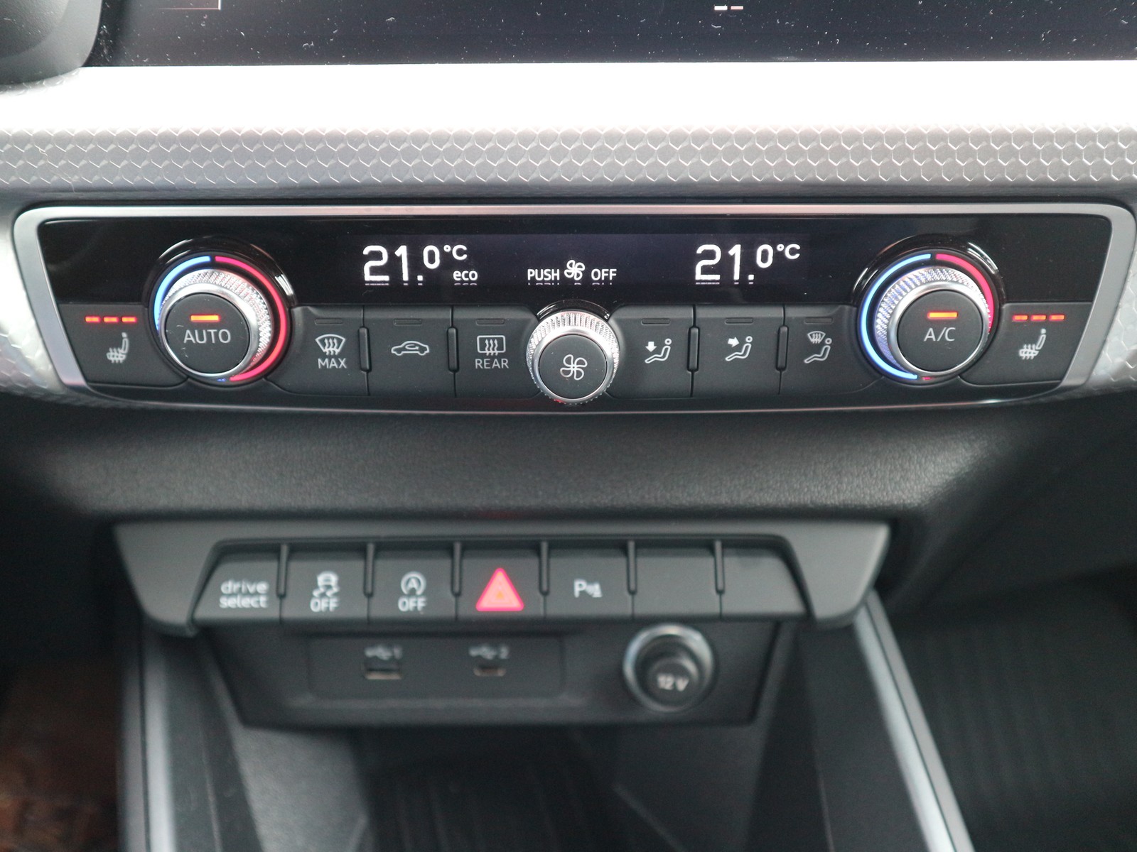 Audi - A1 30 TFSI Sportback S line +LED+Navi+VC+Shzg_8