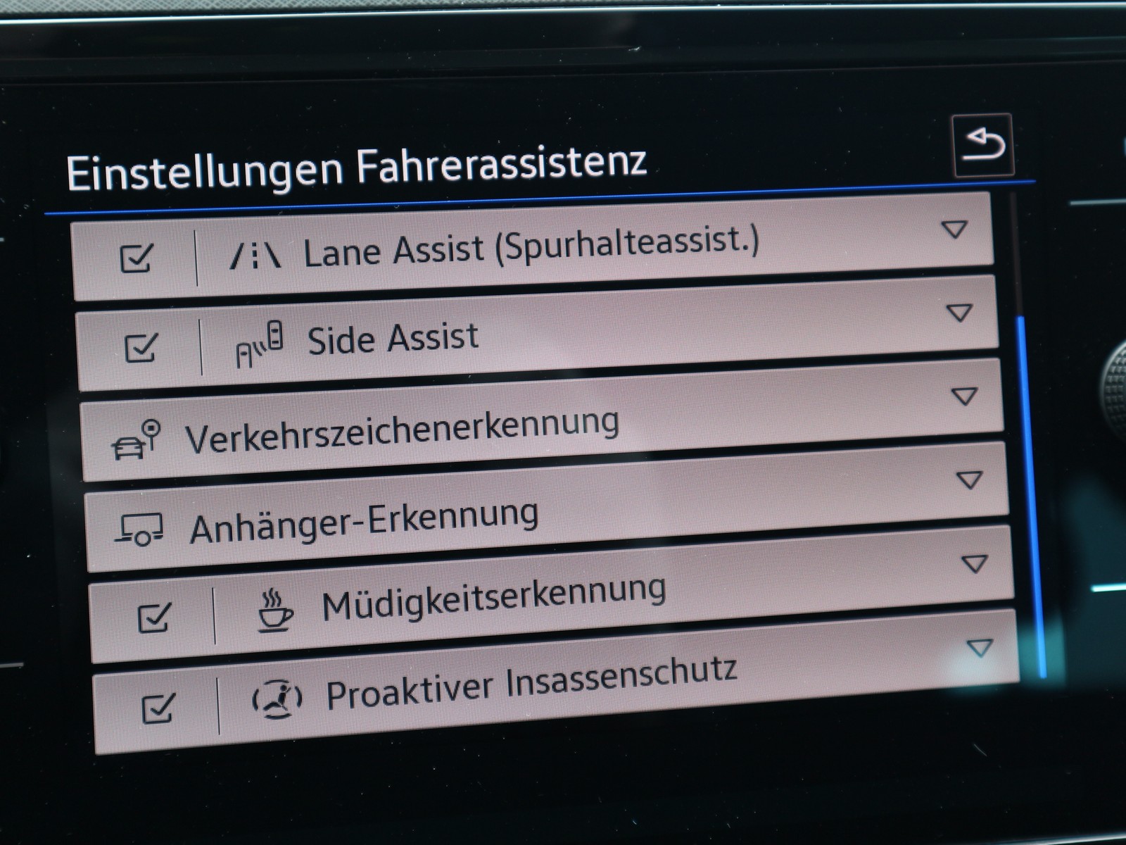 VW - Passat Variant GTE /Matrix/AHK/STDHZ/IQDRIVE_11