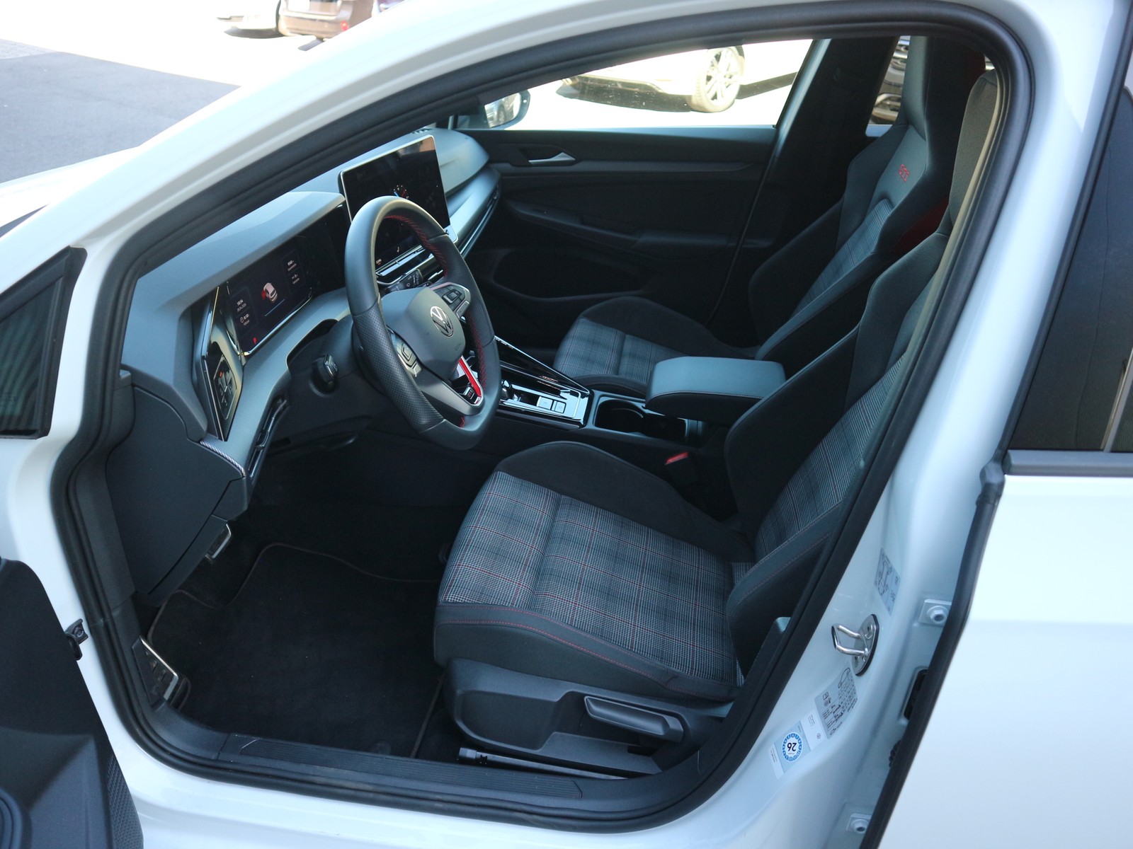 VW - Golf VIII 2,0 TSI GTI +Navi+Pano+HuD+Kamera+LED+_24