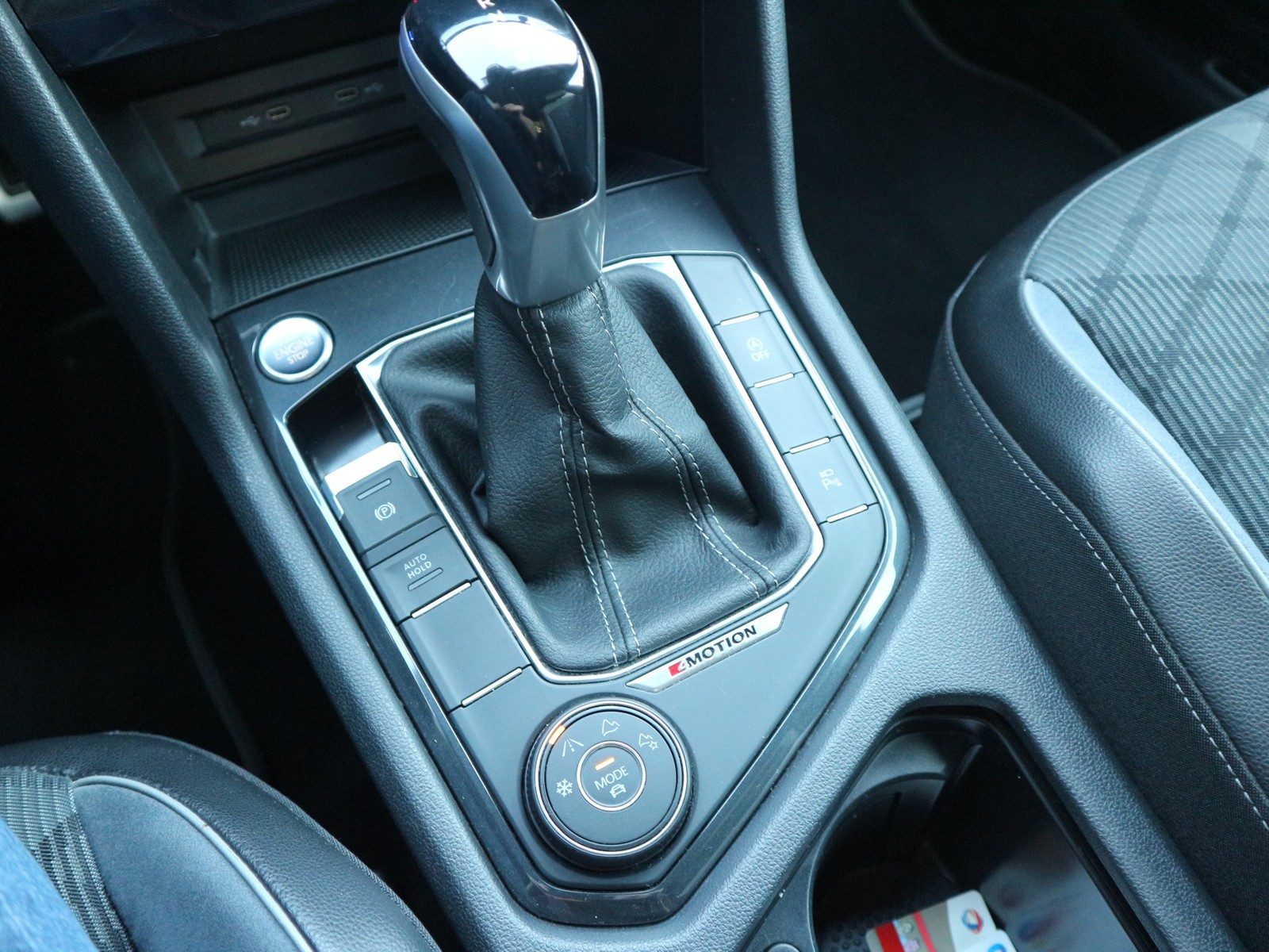 VW - Tiguan 2,0 TDI R-Line Black 4M /Matrix/AHK/KAM_11