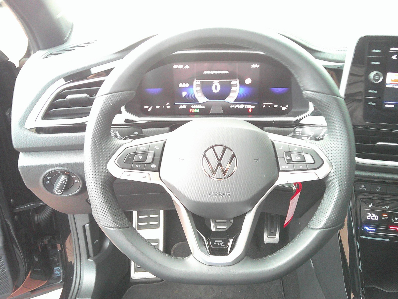 VW - T-Roc 1.5 TSI DSG R-Line KAMERA+ACC+LED+NAVI+AHK_3