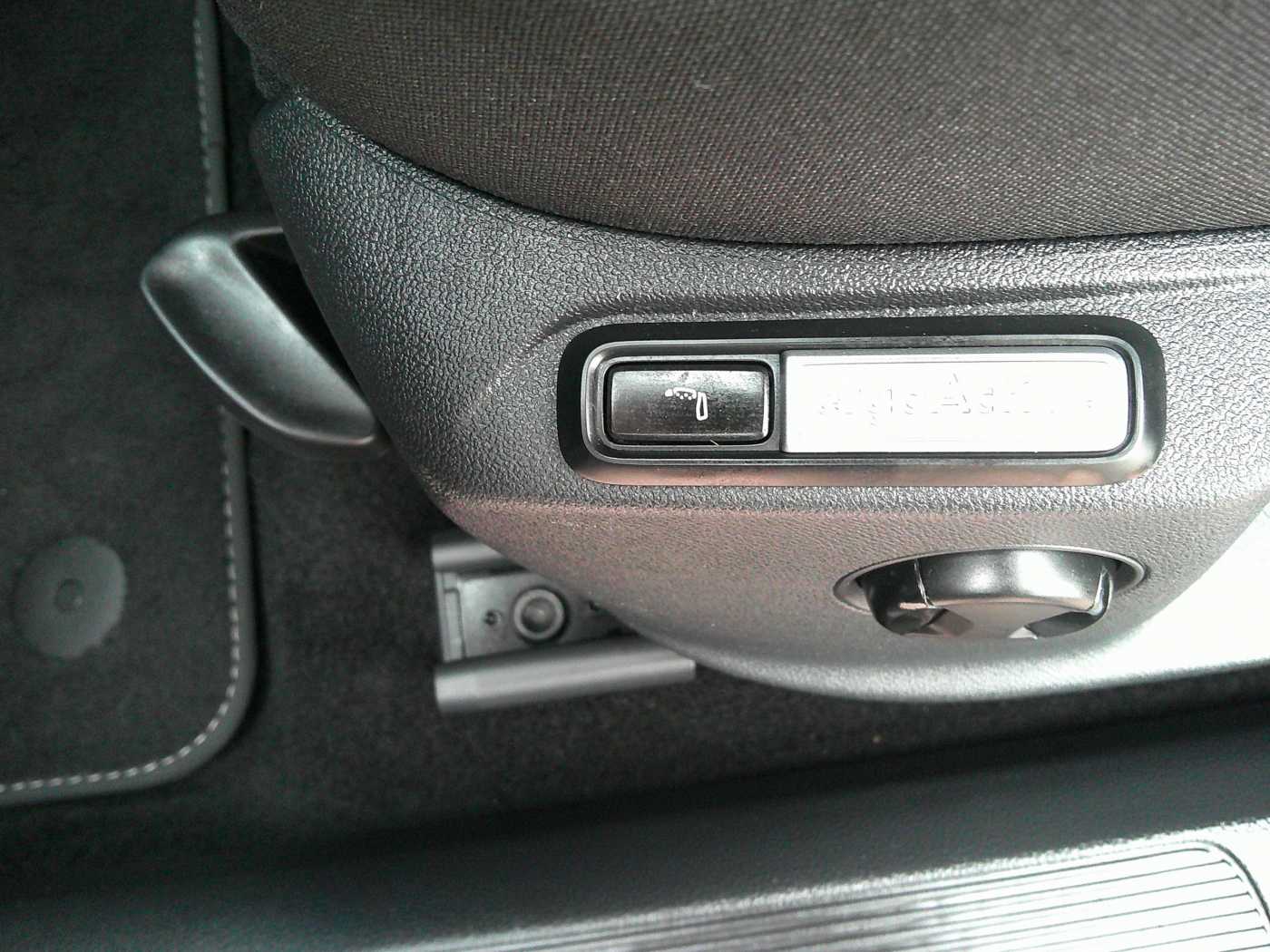 VW - T-Roc 2.0 TDI DSG R-Line+Kamera+ACC+LED+AHK_10
