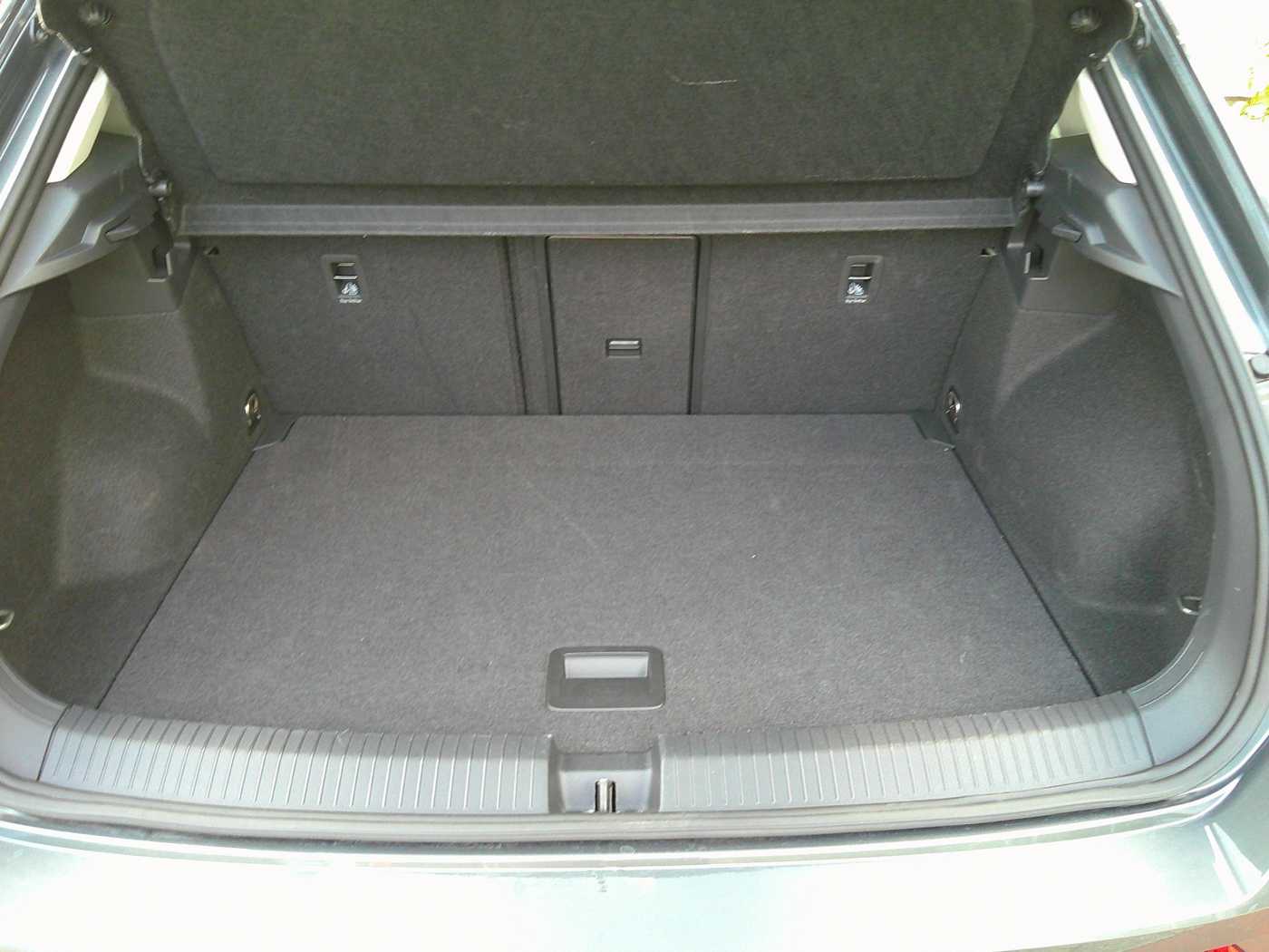 VW - T-Roc 1.5 TSI DSG Style+Navi+ACC+LED+AHK_14