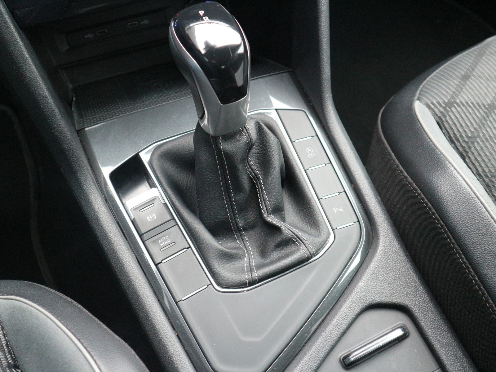 VW - Tiguan 2,0 TDI R-Line Matrix Navi AHK_13