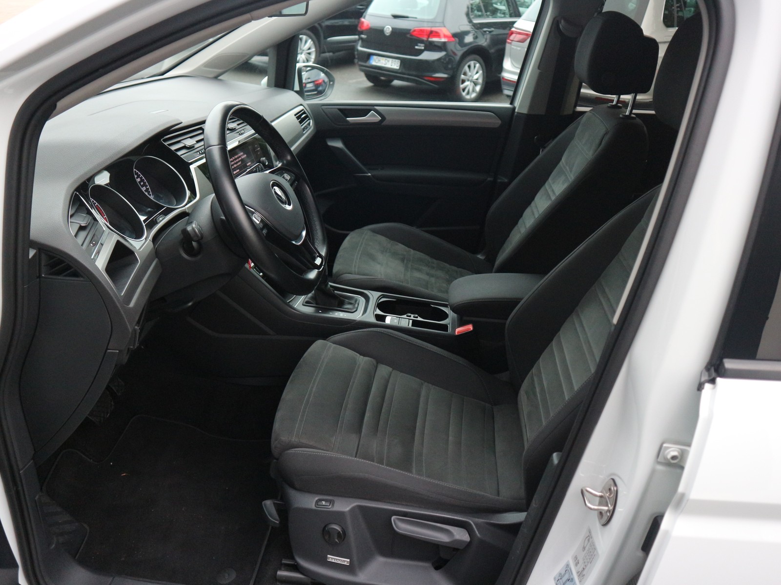 VW - Touran 1,5 TSI Comfortline Navi Kamera_20