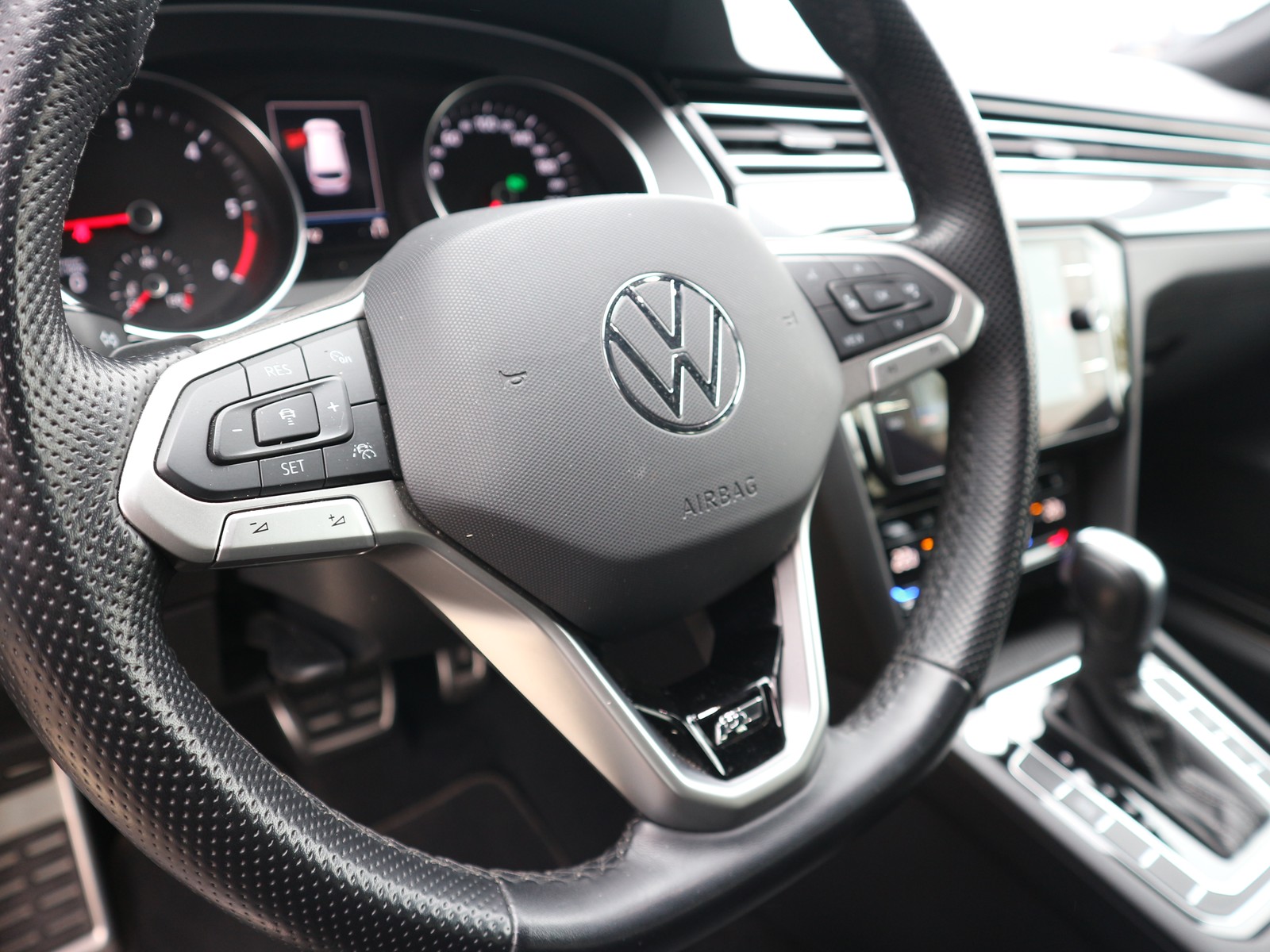 VW - Passat Variant 2.0 TDI DSG R Line /MATRIX/IQDRIVE/MASSAGE_29