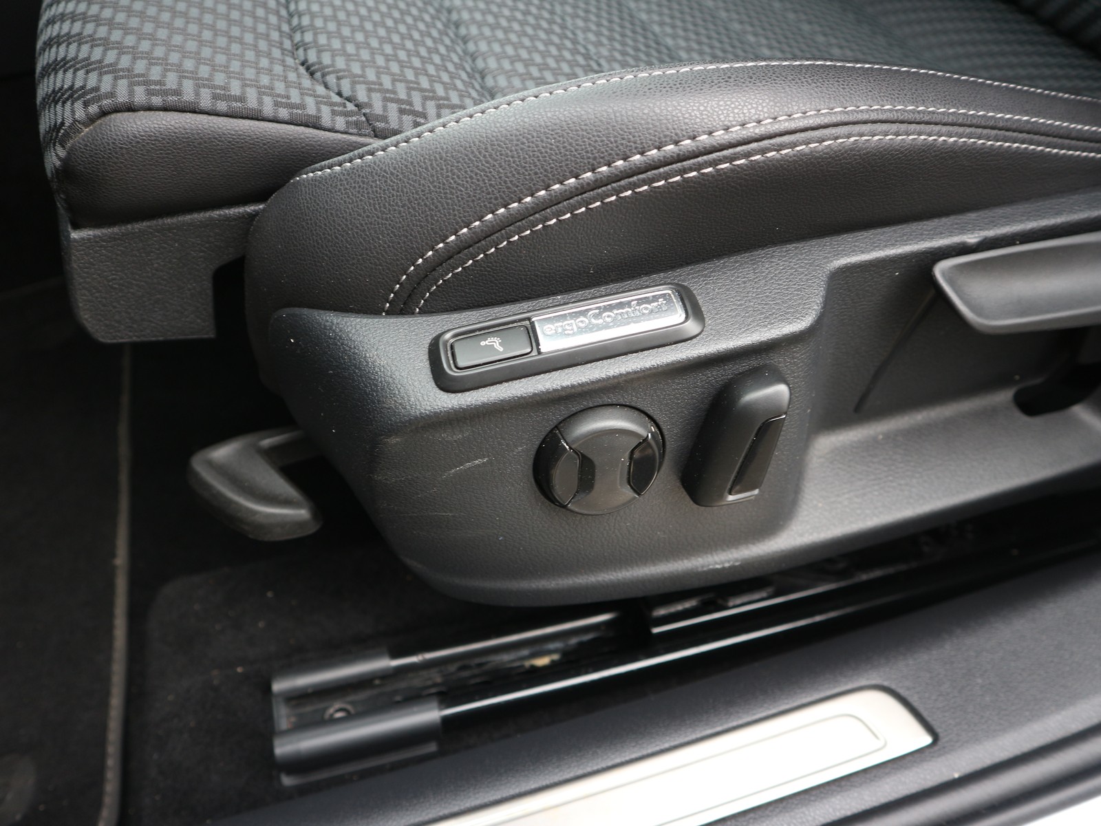 VW - Passat Variant 2.0 TDI DSG R Line /MATRIX/IQDRIVE/MASSAGE_2