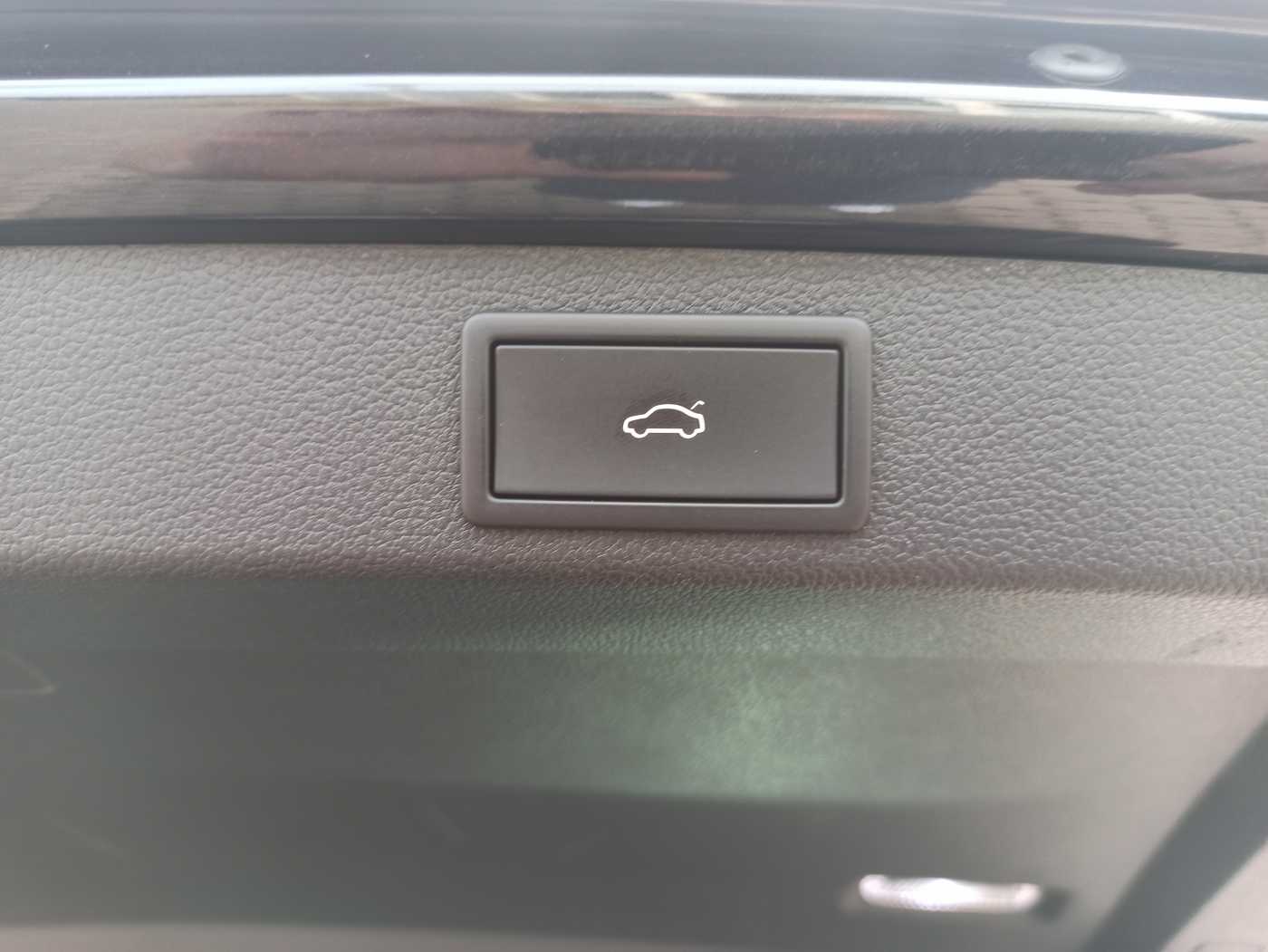 Skoda - Superb Combi 2,0 TDI Style LED Navi VC_13