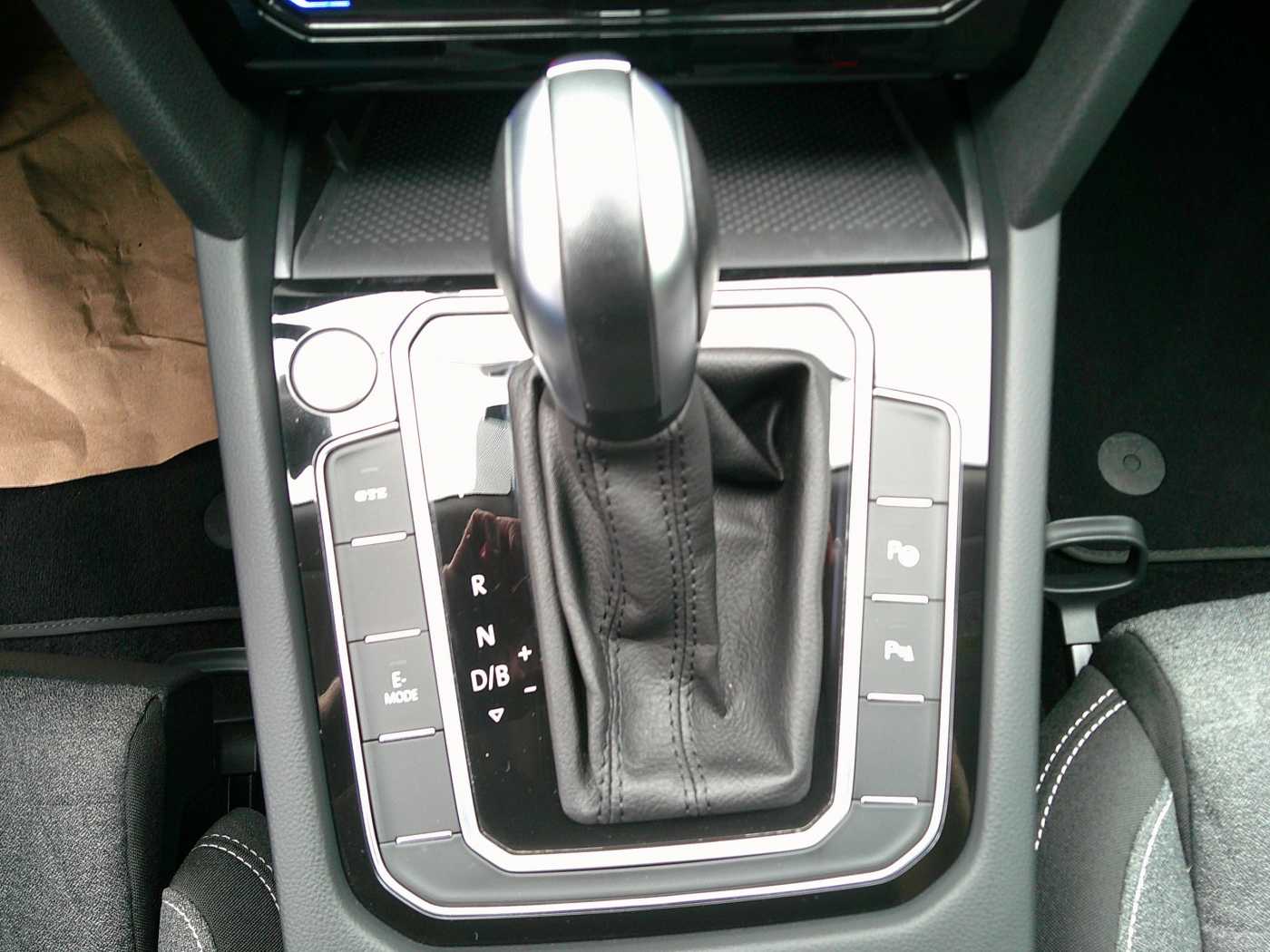 VW - Passat Variant GTE 1.4 eHybrid,Kamera,ACC,AHK_13