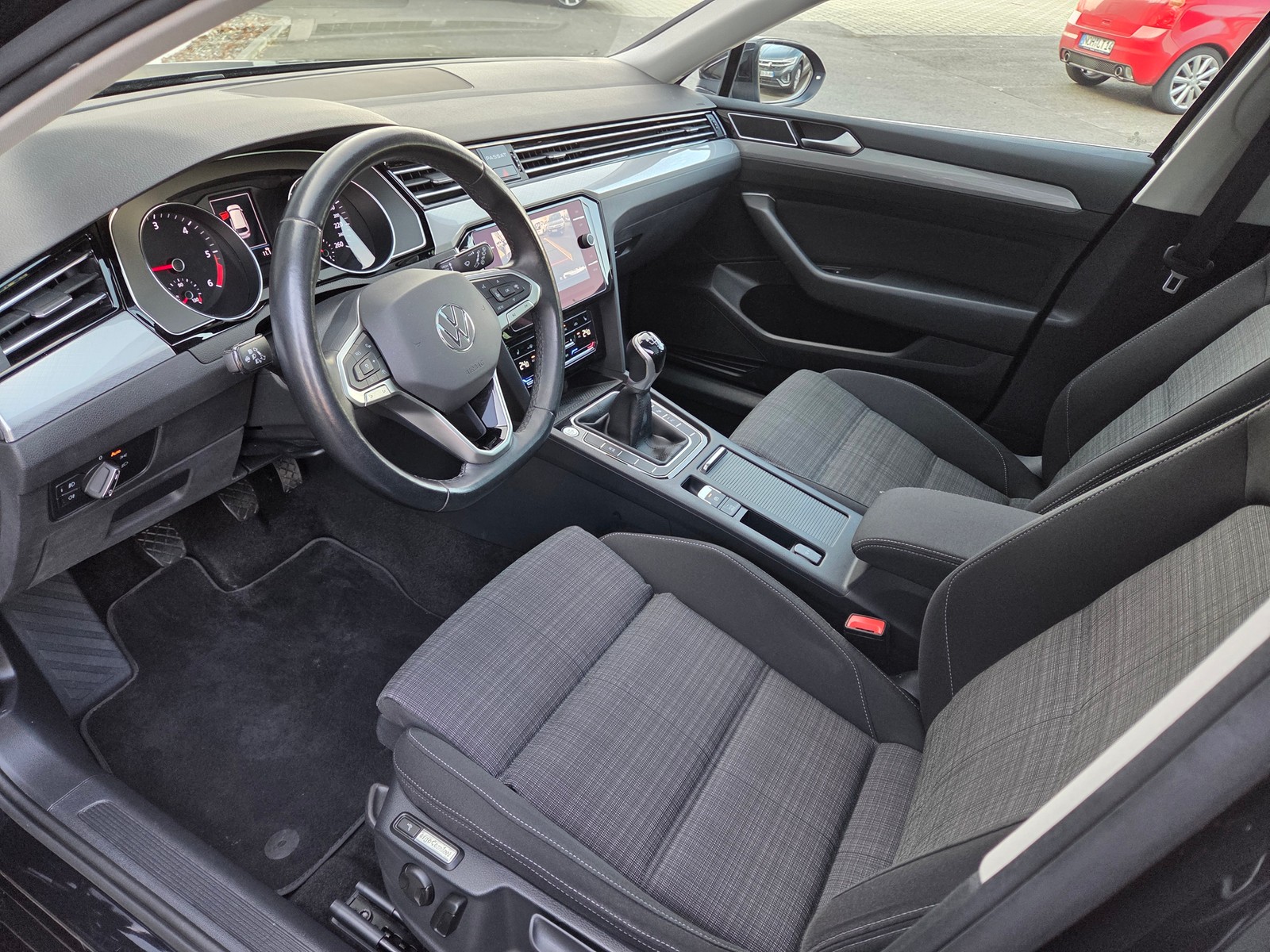 VW - Passat Variant 2.0 TDI Business /MATRIX/PANO/MOD22/IQDRIVE_14