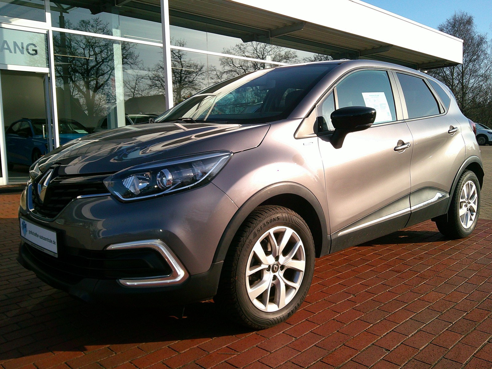 Renault - Captur 0.9 TCe  Limited Tempomat+PDC+Keyless+AHK_11