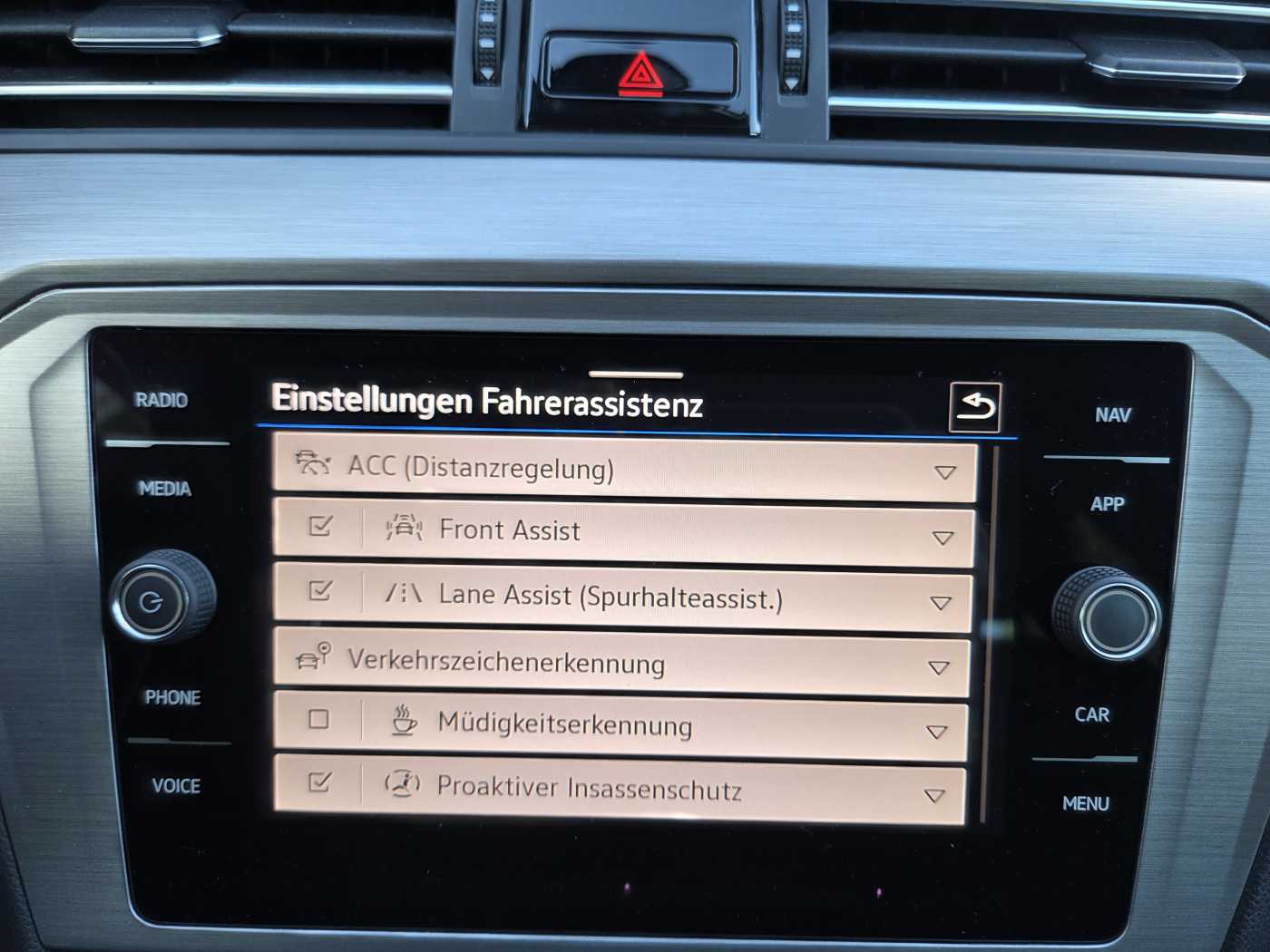 VW - Passat Variant 2.0 TDI 110KW DSG+ACC+KAM+APP_15