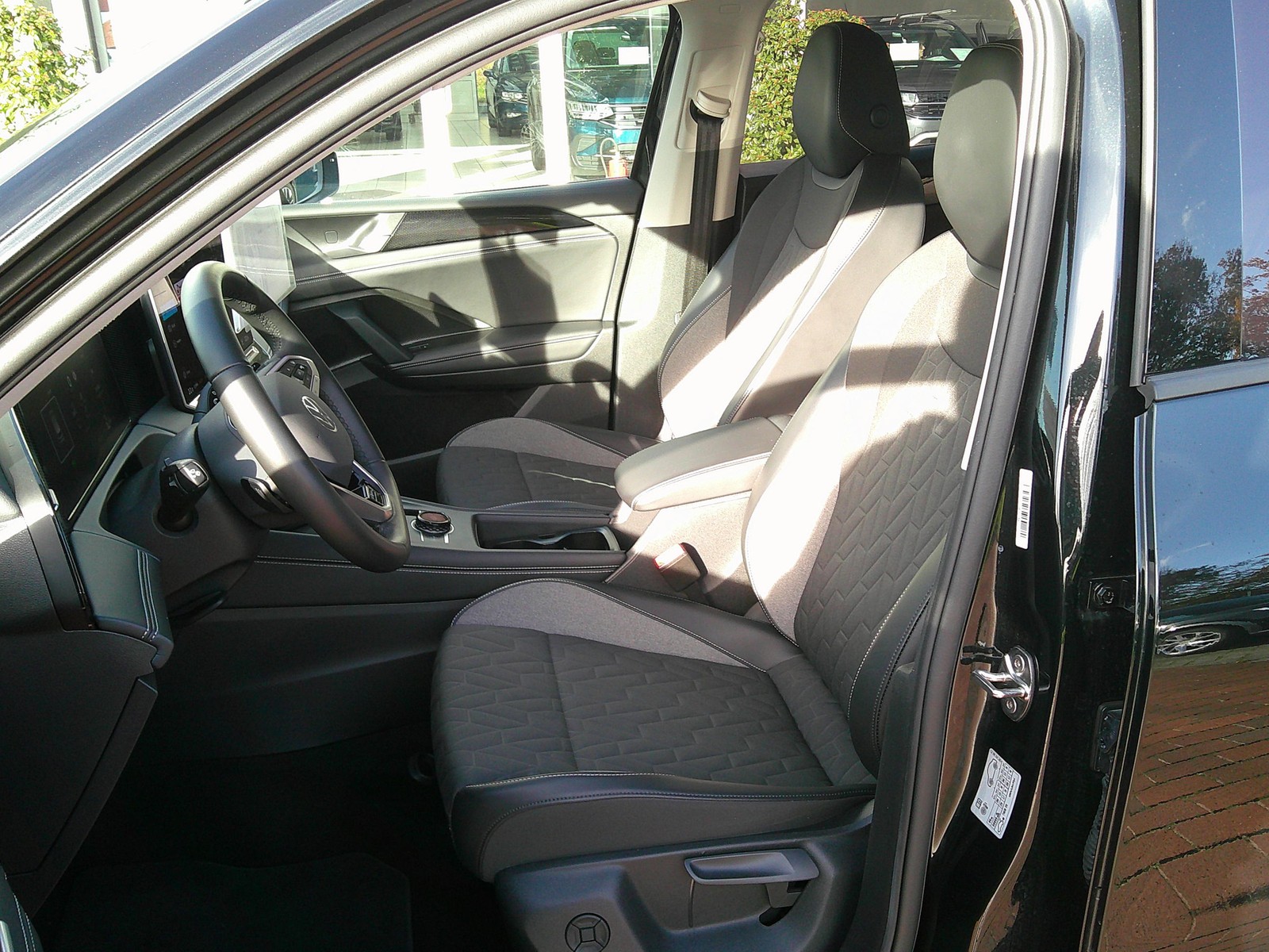 VW - Tiguan 2,0 TDI Goal LED Navi AHK_14