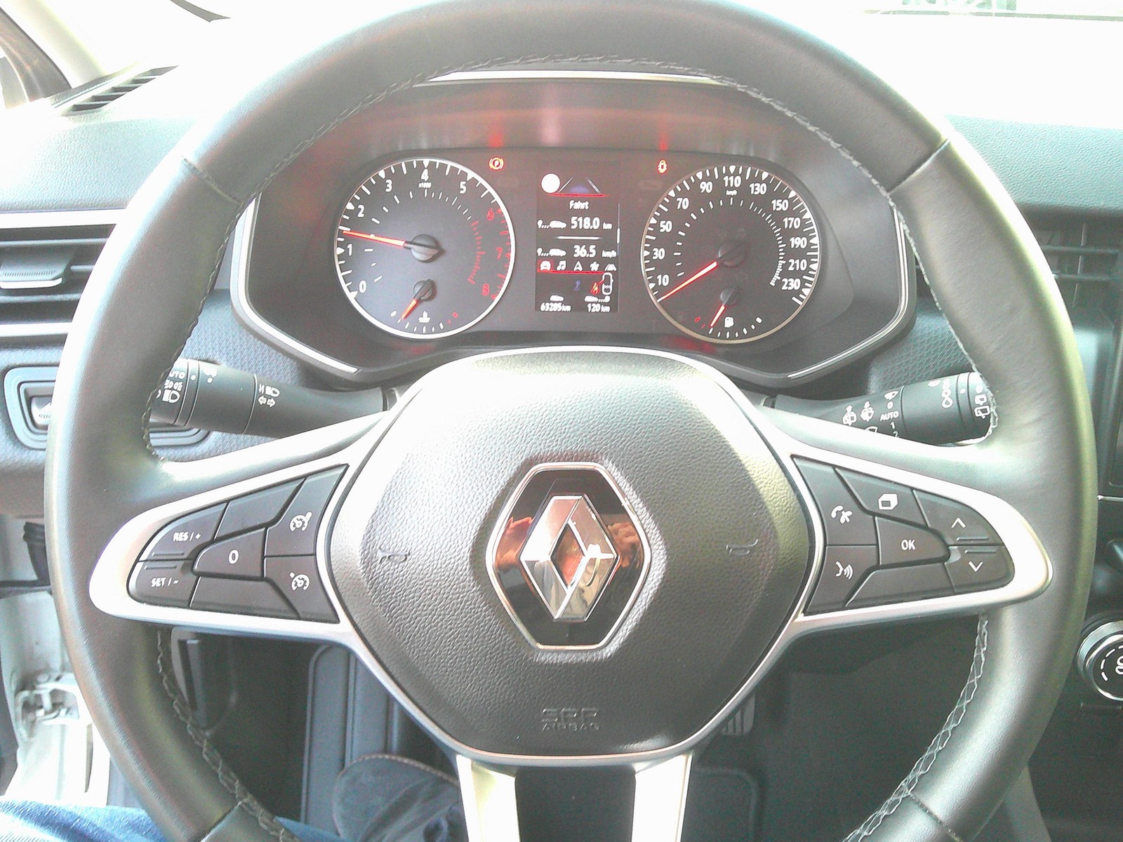 Renault - Clio V 1.0 TCe 100 Experience Navi+Tempomat+LED_4