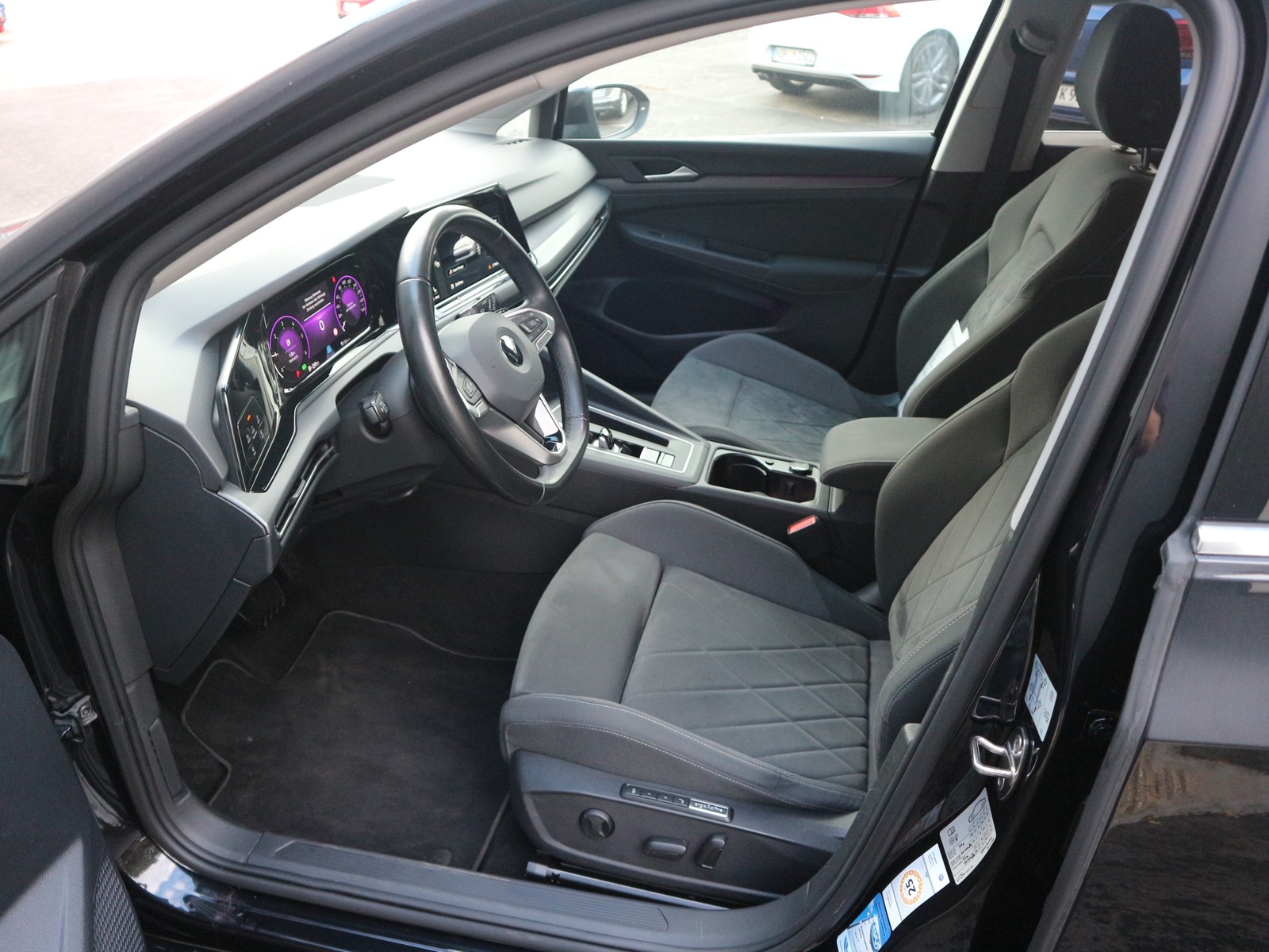 VW - Golf Variant 2,0 l TDI Style LED Navi_20