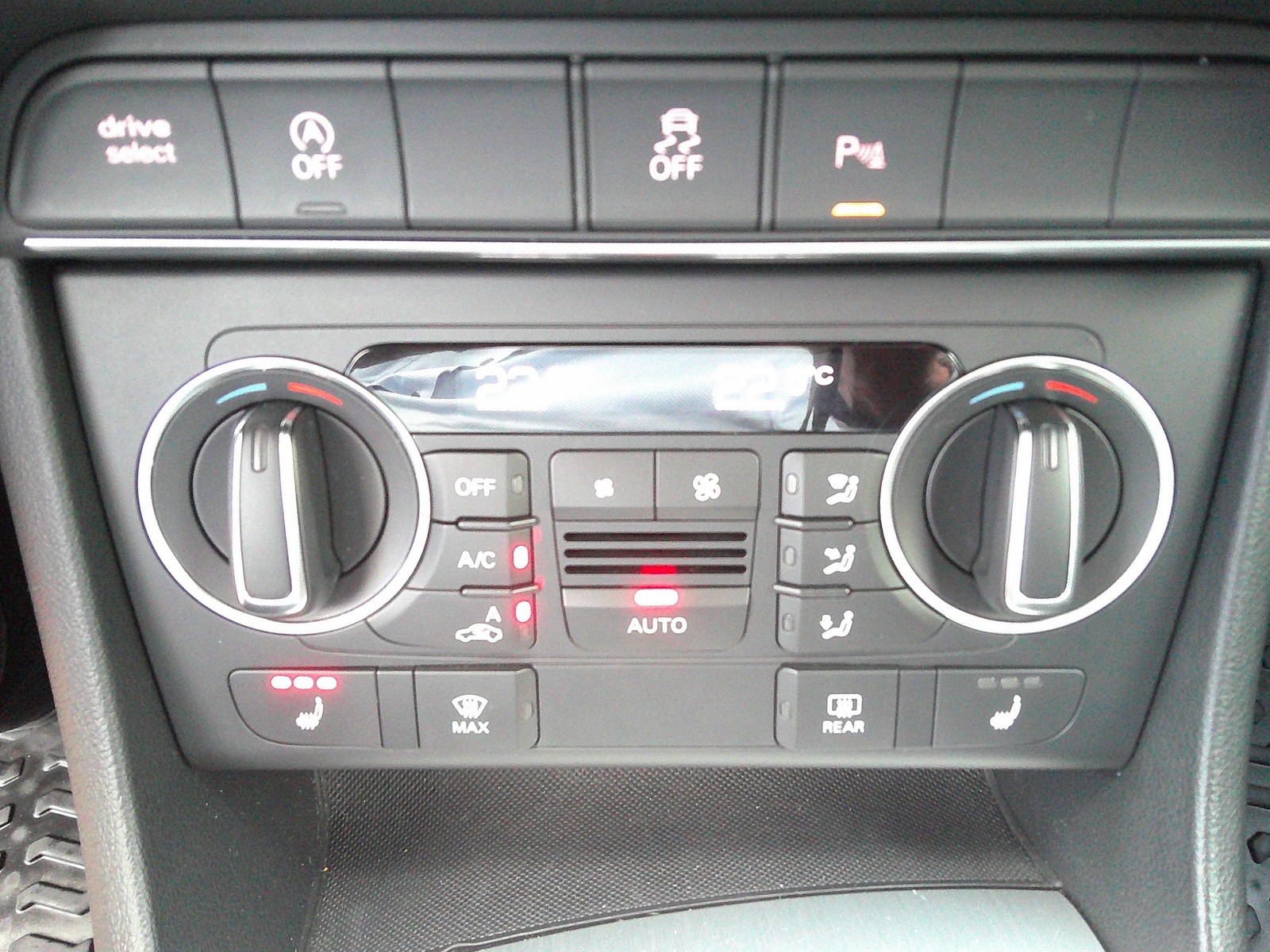 Audi - Q3 2.0 TDI DSG  S-Line quattro SiHz+PDC+NAVI+AHK_6