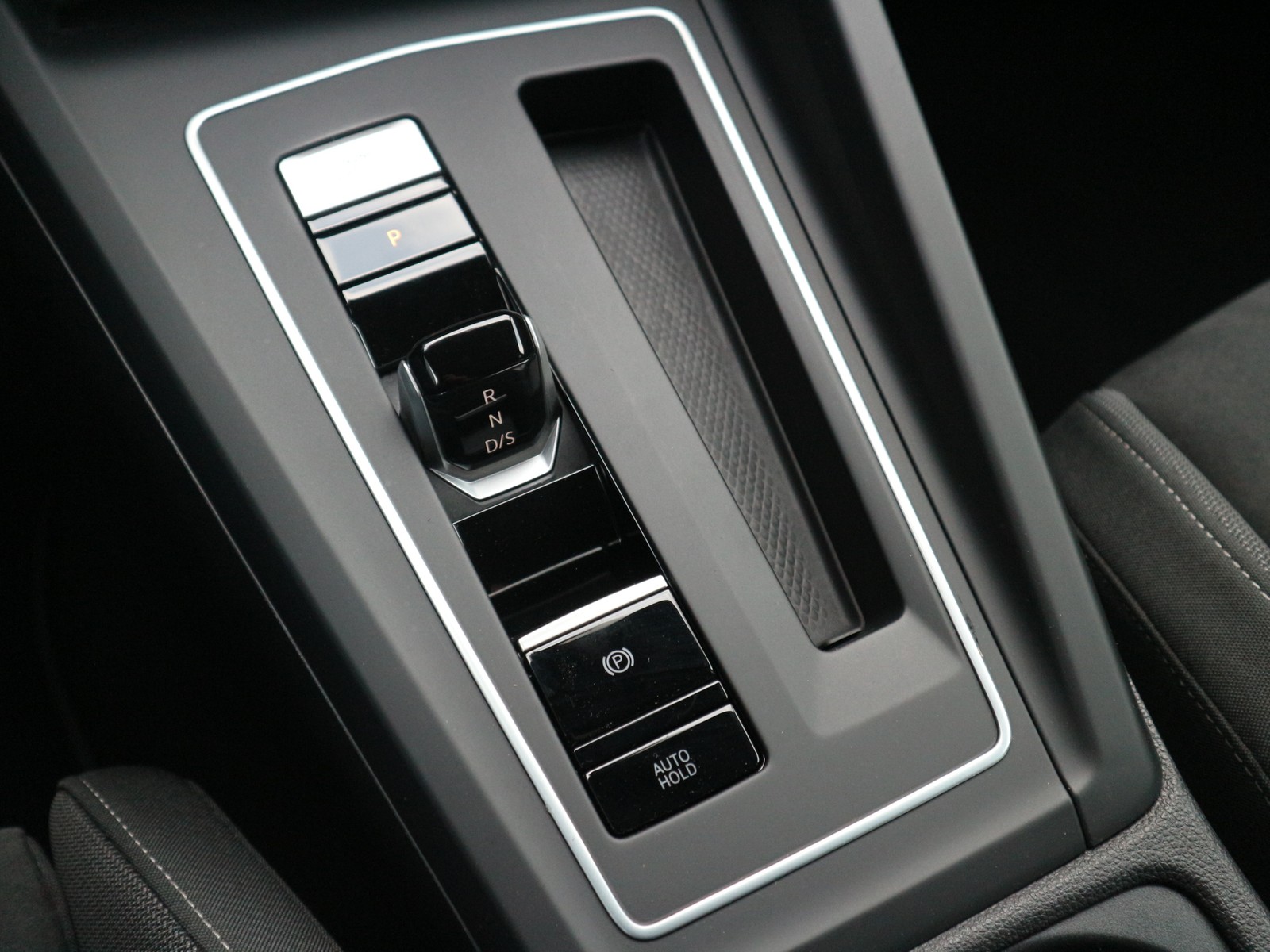 VW - Golf Variant 2,0 l TDI Style LED Navi_11