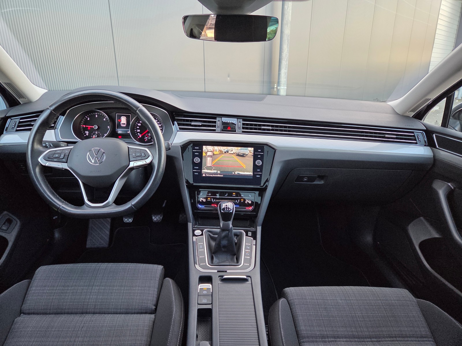 VW - Passat Variant 2.0 TDI Business /MATRIX/PANO/MOD22/IQDRIVE_16