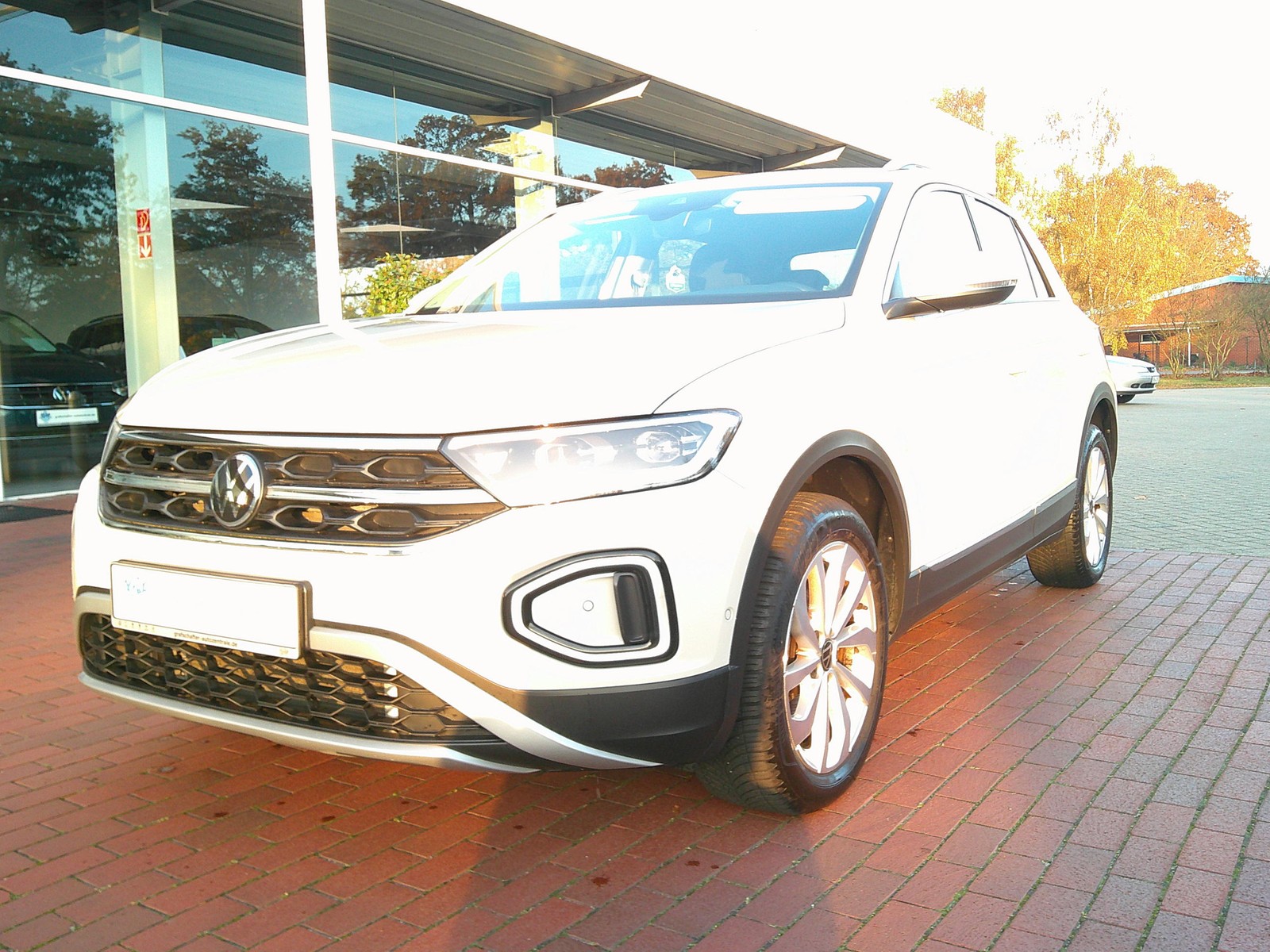 VW - T-Roc 1,5 TSI Style DSG, Kamera, keyless_11