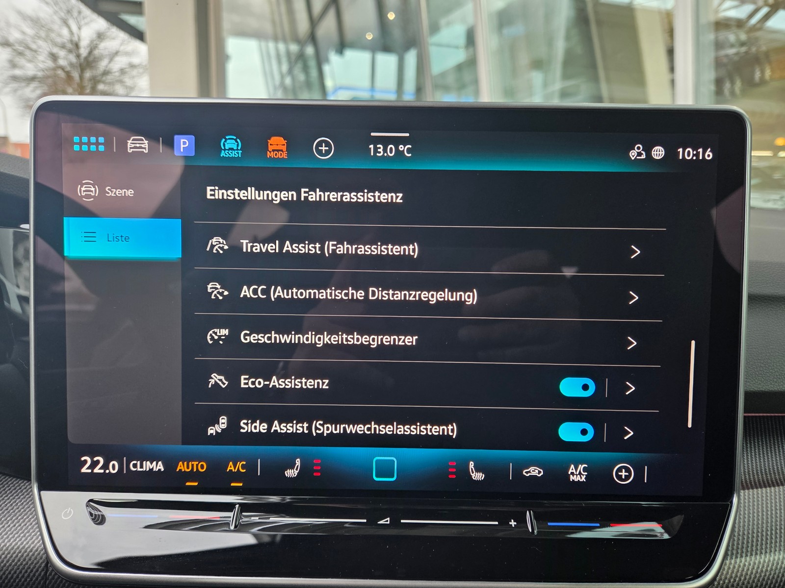 VW - Golf VIII Lim 1.5 eTSI R-Line AHK+NAVI+LED+Head-UP_4