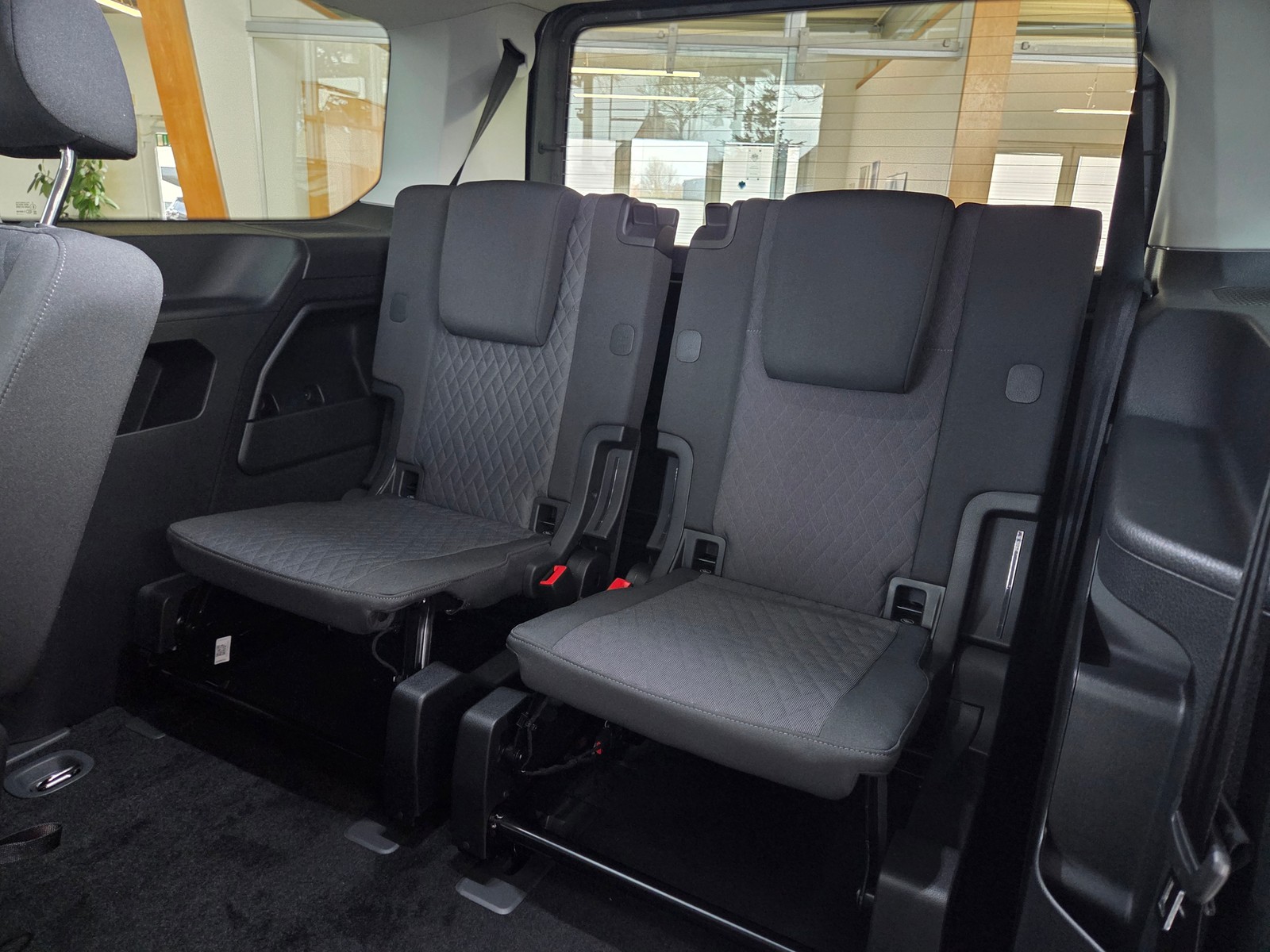 VW - Caddy 2,0 TDI Dark Label Maxi LED Navi AHK_18