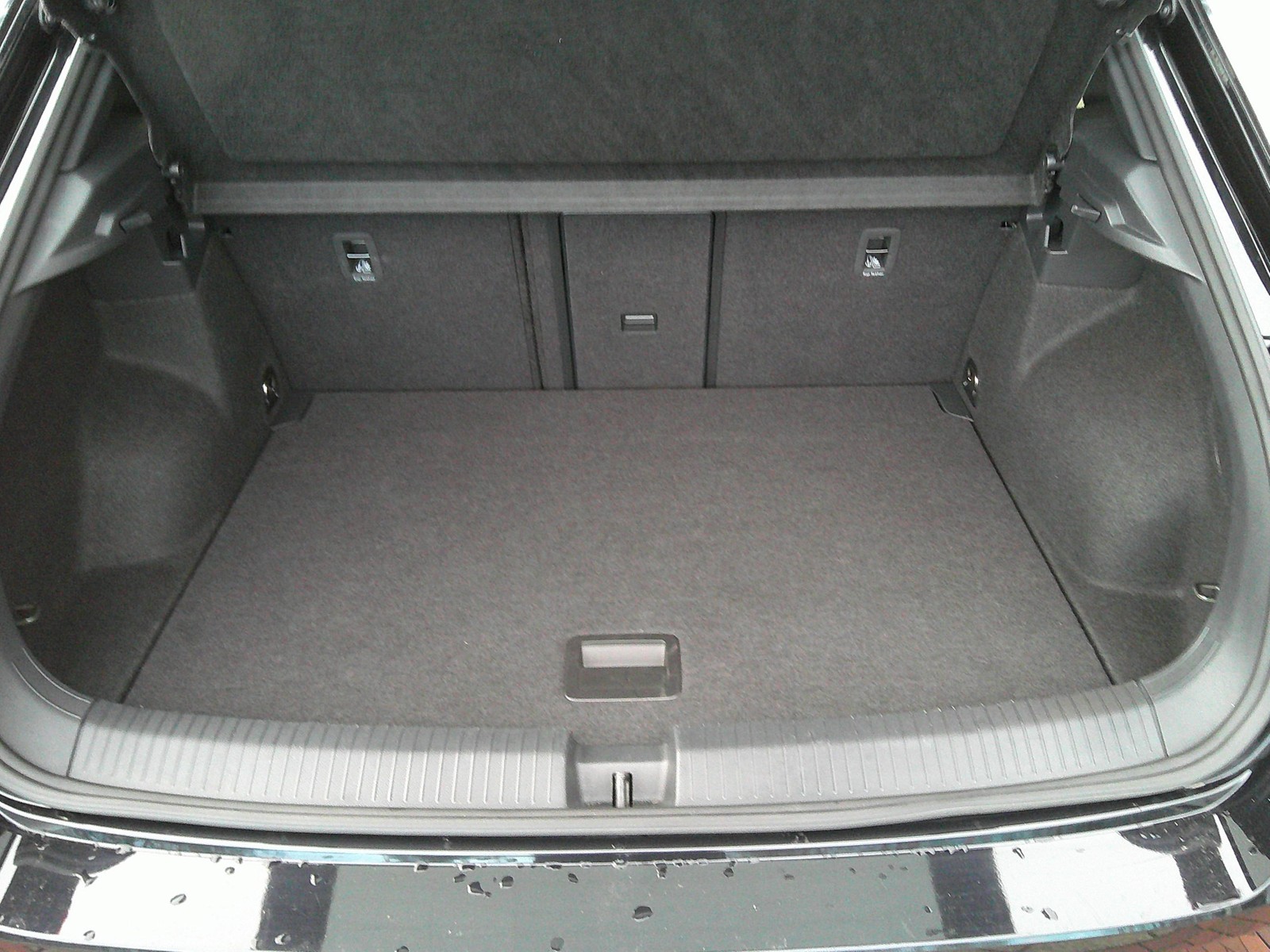 VW - T-Roc 1.5 TSI DSG R-Line KAMERA+ACC+LED+NAVI+AHK_9