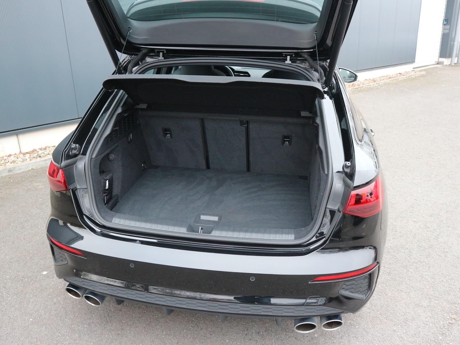 Audi - S3 Sportback 2,0TFSI Quattro +VC+Pano+Navi+LED_21