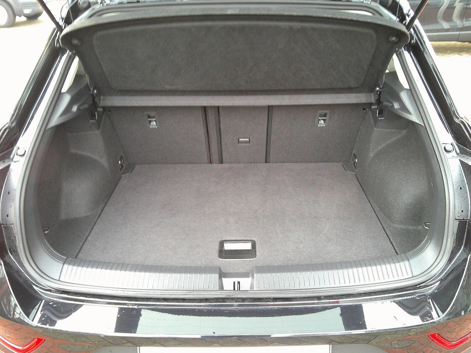 VW - T-Roc 2.0 TDI DSG Goal Kamera+Navi+LED+ACC+AHK_9