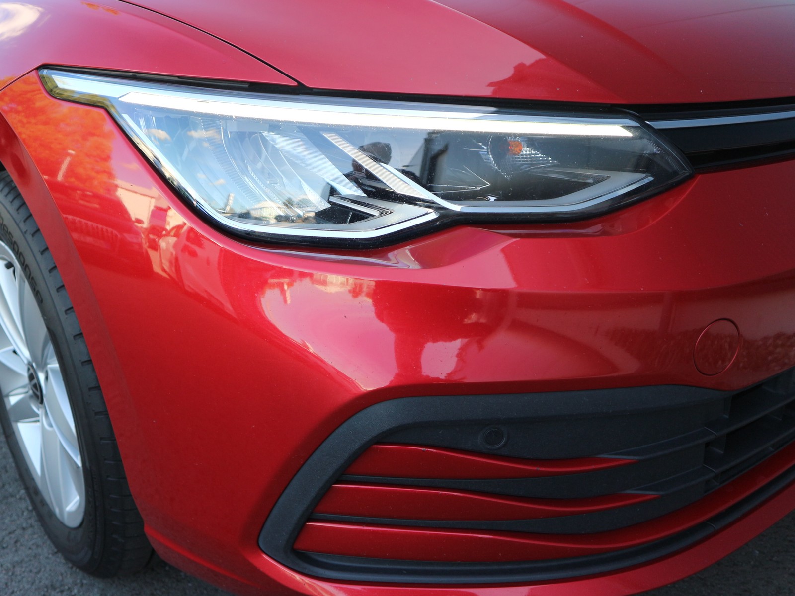 VW - Golf VIII Variant Life LED Navi AHK_17