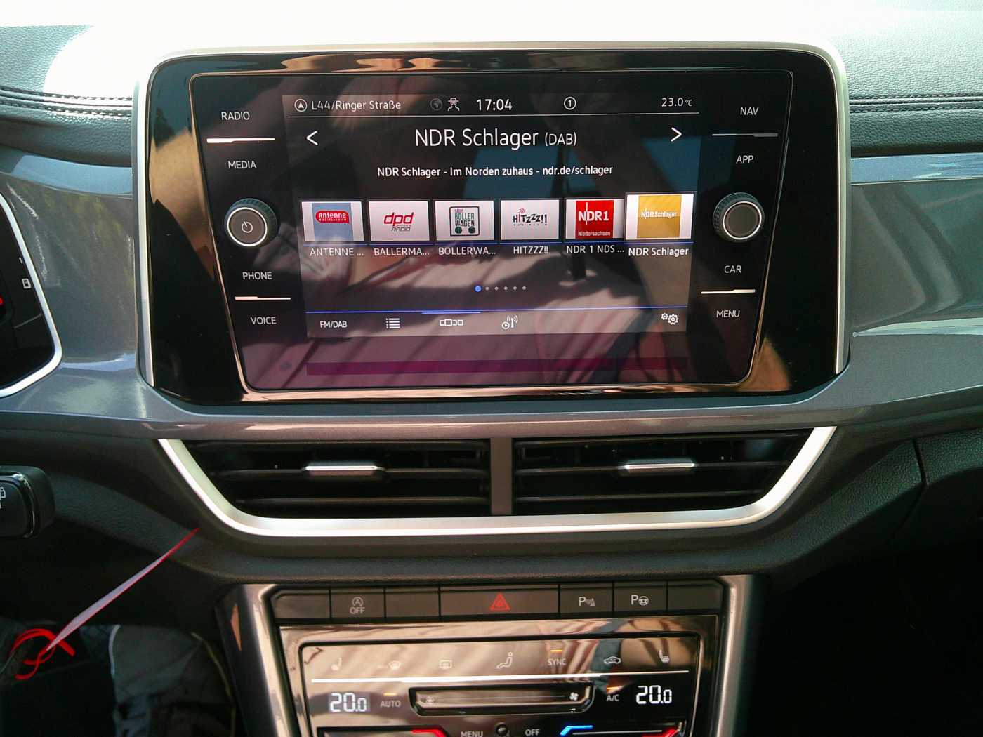 VW - T-Roc 1.5 TSI DSG Style+Navi+ACC+LED+AHK_11