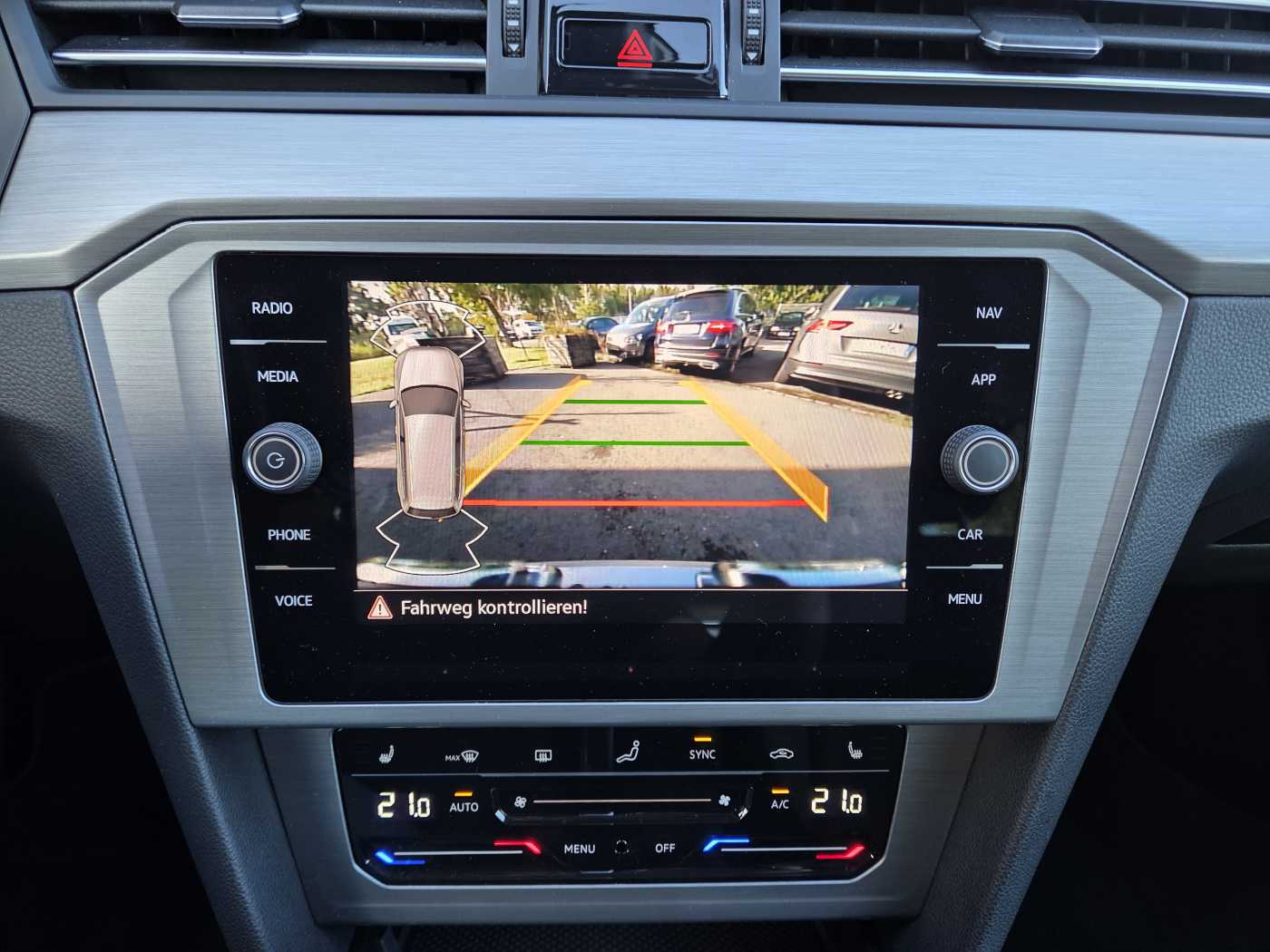 VW - Passat Variant 2.0 TDI 110KW DSG+ACC+KAM+APP_11