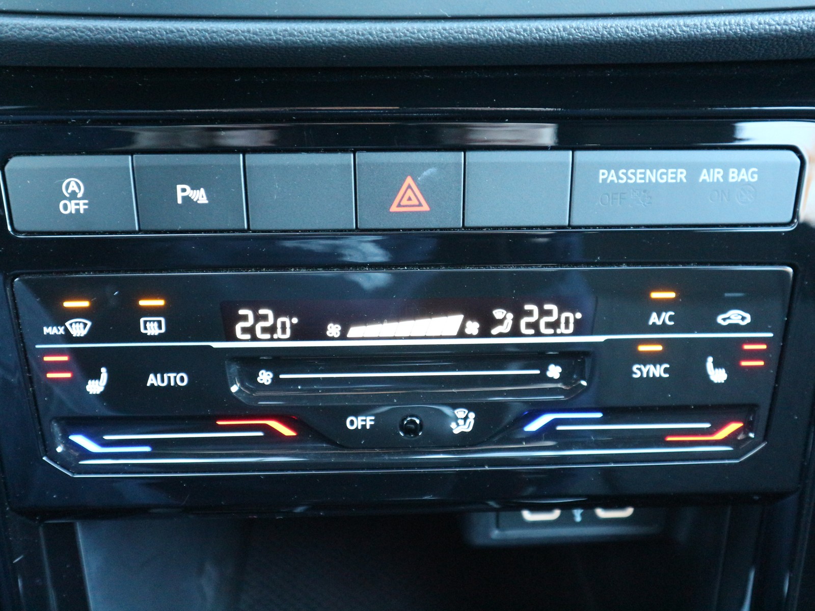 VW - T-Cross 1,0 TSI Move +AHK+LED+Navi+LaneAssist_9