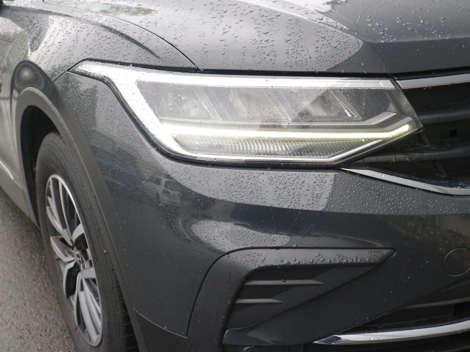 VW - Tiguan 2,0 TDI Life LED Navi AHK_17