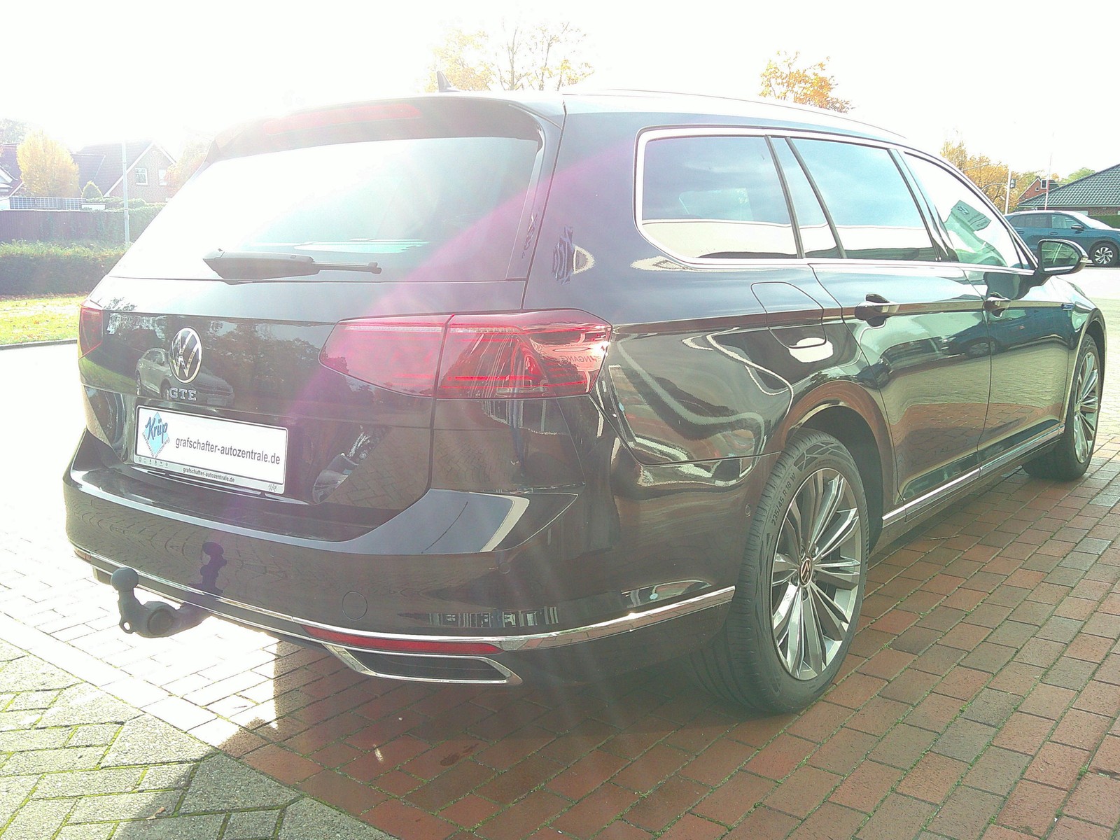 VW - Passat Variant GTE Matrix Navi AHK_15