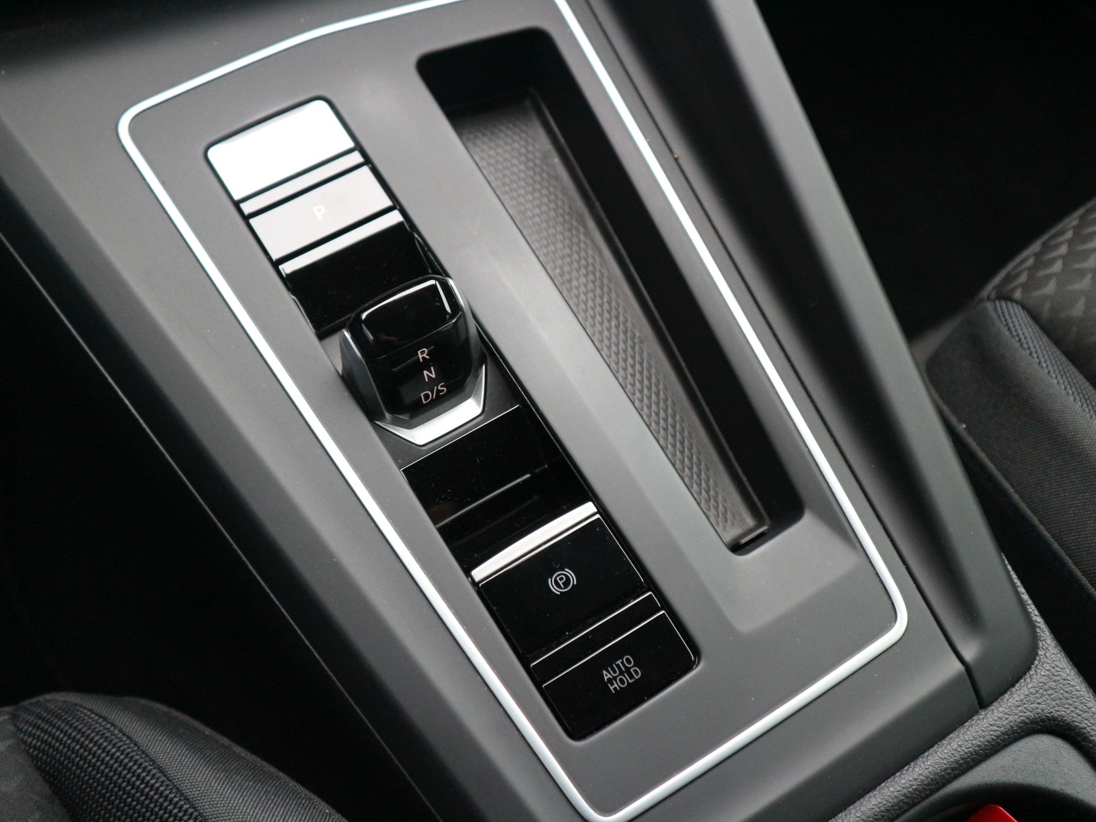 VW - Golf VIII 1,0 eTSI United LED Navi Lane Assist_11 VW - Golf VIII 1,0 eTSI United LED Navi Lane Assist_11