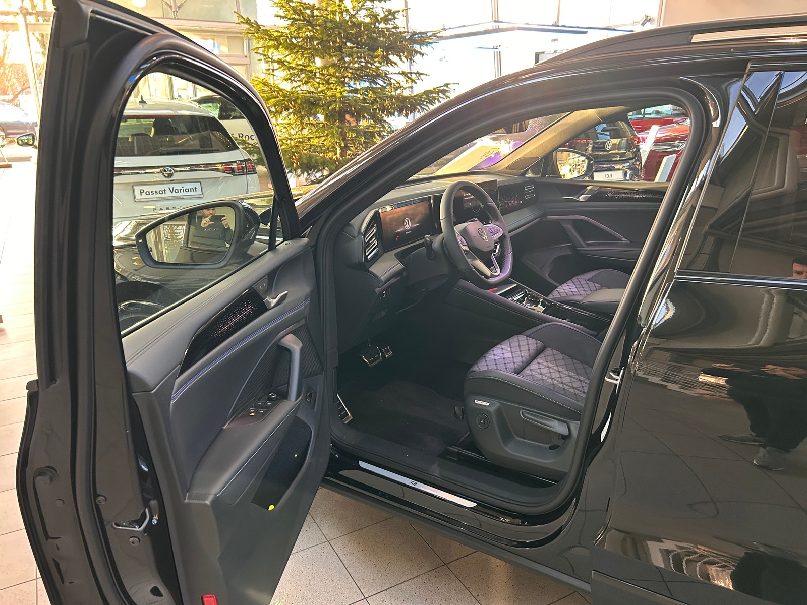 VW - Tiguan 2,0 TDI R-Line AHK NAVI LED_23