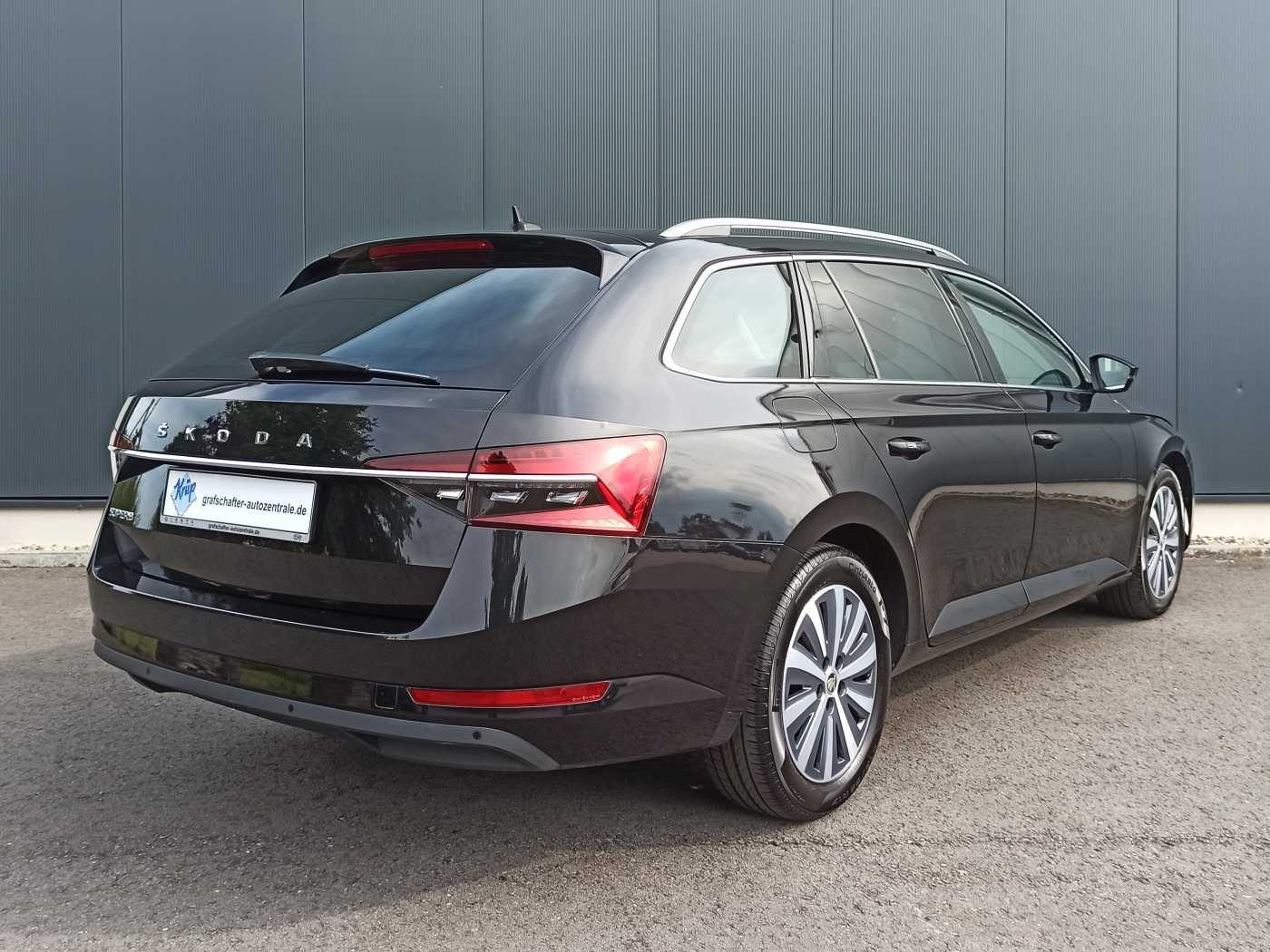 Skoda - Superb Combi 2,0 TDI Style LED Navi VC_15