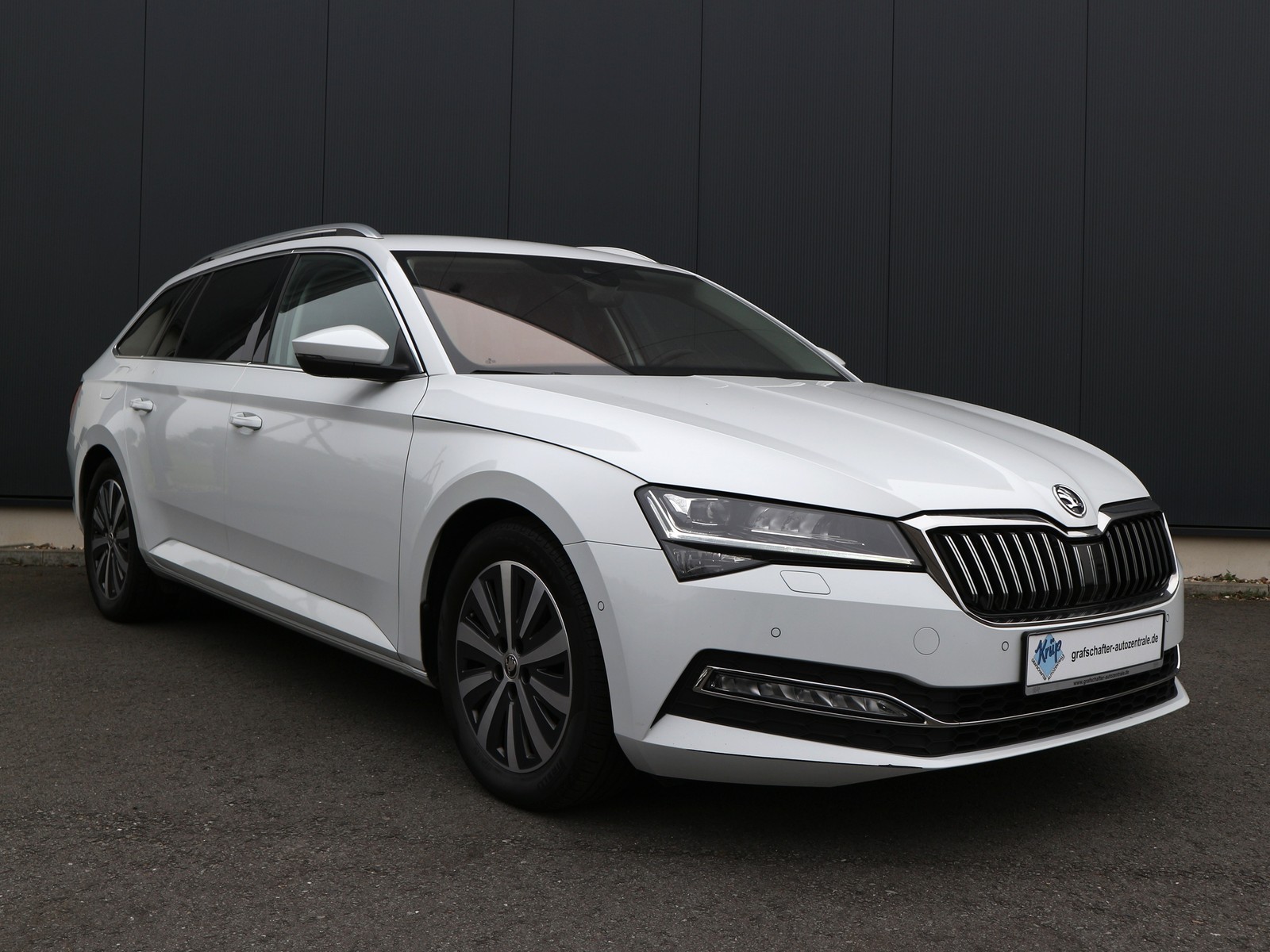 Skoda - Superb Combi 2.0 TDI DSG Premium Edition /AHK/LEDER/MASSAGE_23