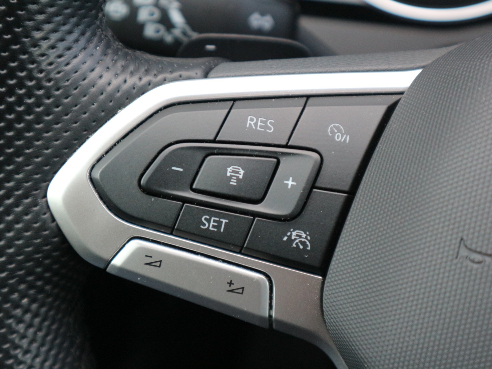 VW - Passat Variant GTE /Matrix/AHK/STDHZ/IQDRIVE_6