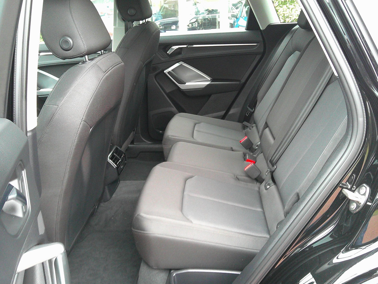 Audi - Q3 35 TFSI el.-KLAPPE+PDC+TEMPOMAT+LED+KEYLESS_6