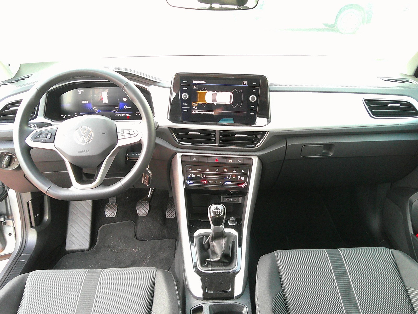 VW - T-Roc 2,0 TDI Life LED Navi Standheizung_6