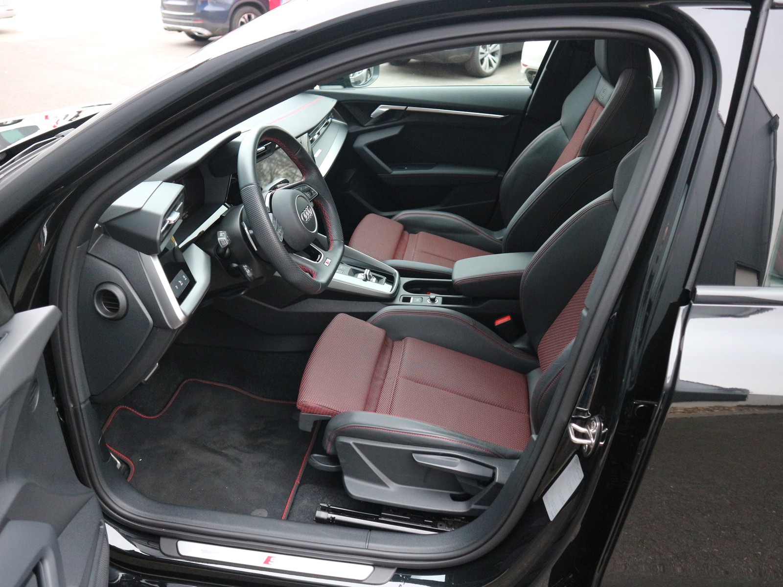 Audi - S3 Sportback 2,0TFSI Quattro +VC+Pano+Navi+LED_2