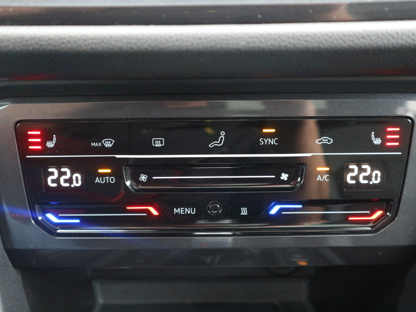 VW - Tiguan Allspace 2,0 TDI R-Line 4Motion Matrix AHK Pano Navi_9