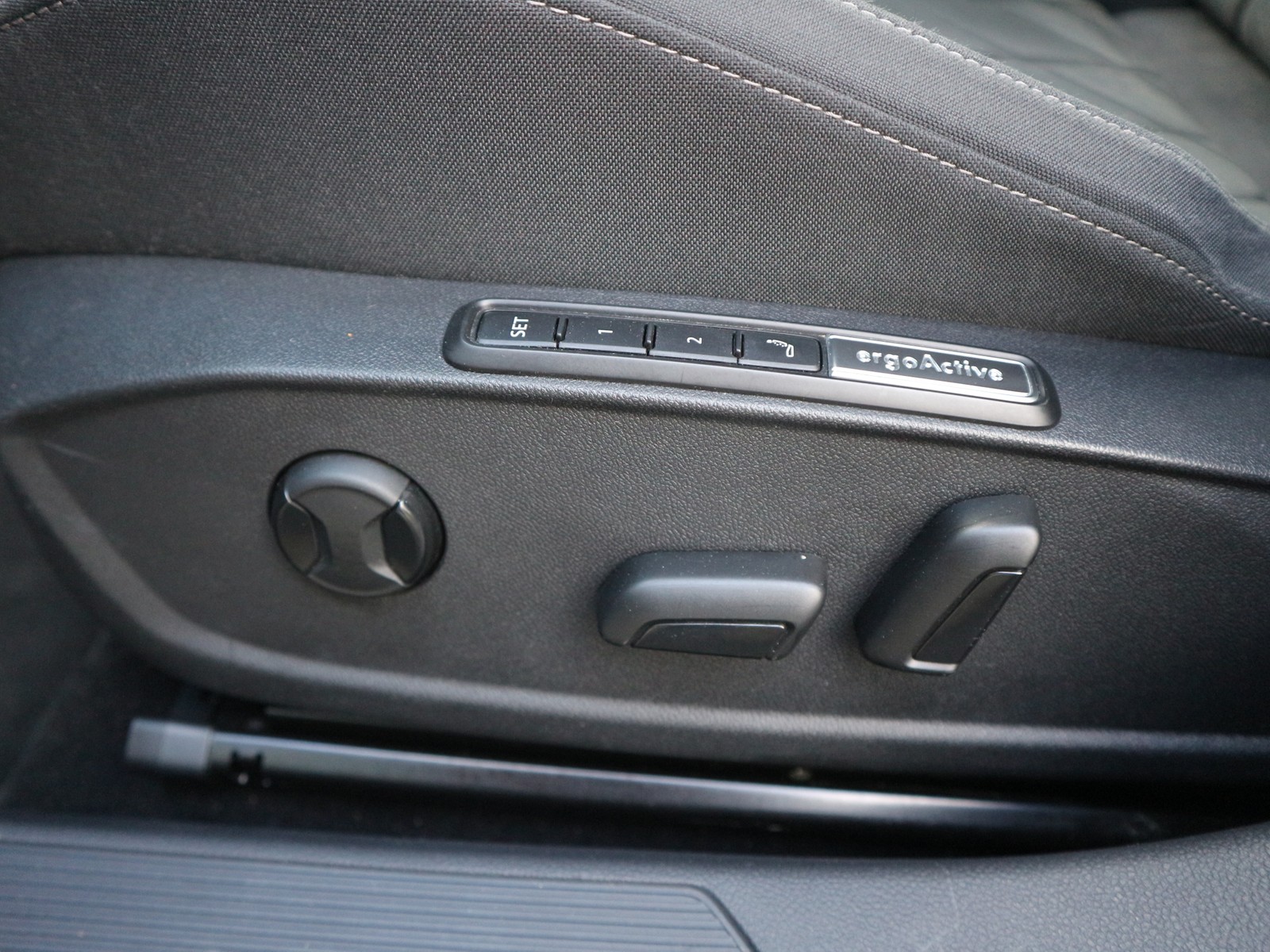 VW - Golf Variant 2,0 l TDI Style LED Navi_21