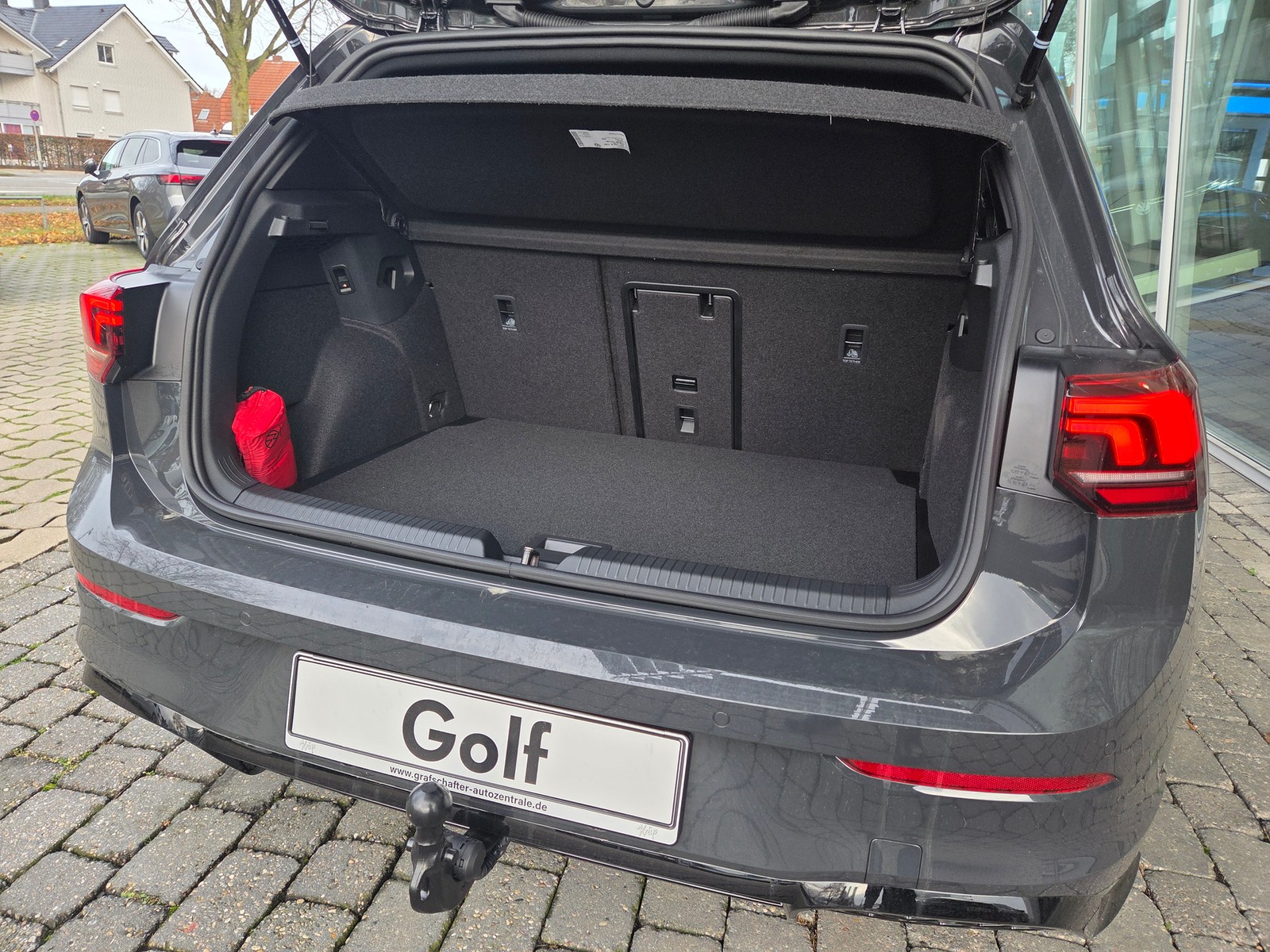 VW - Golf VIII Lim 1.5 eTSI R-Line AHK+NAVI+LED+Head-UP_13