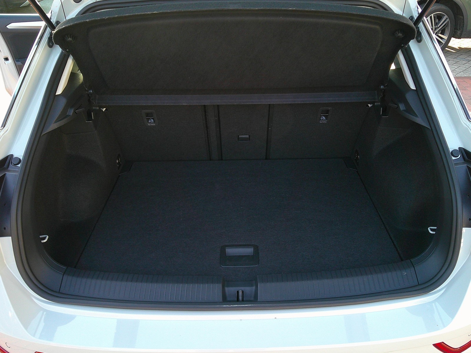 VW - T-Roc 1.5 TSI DSG Life Si.-Hzg.+NAVI+PDC+LED+AHK_9