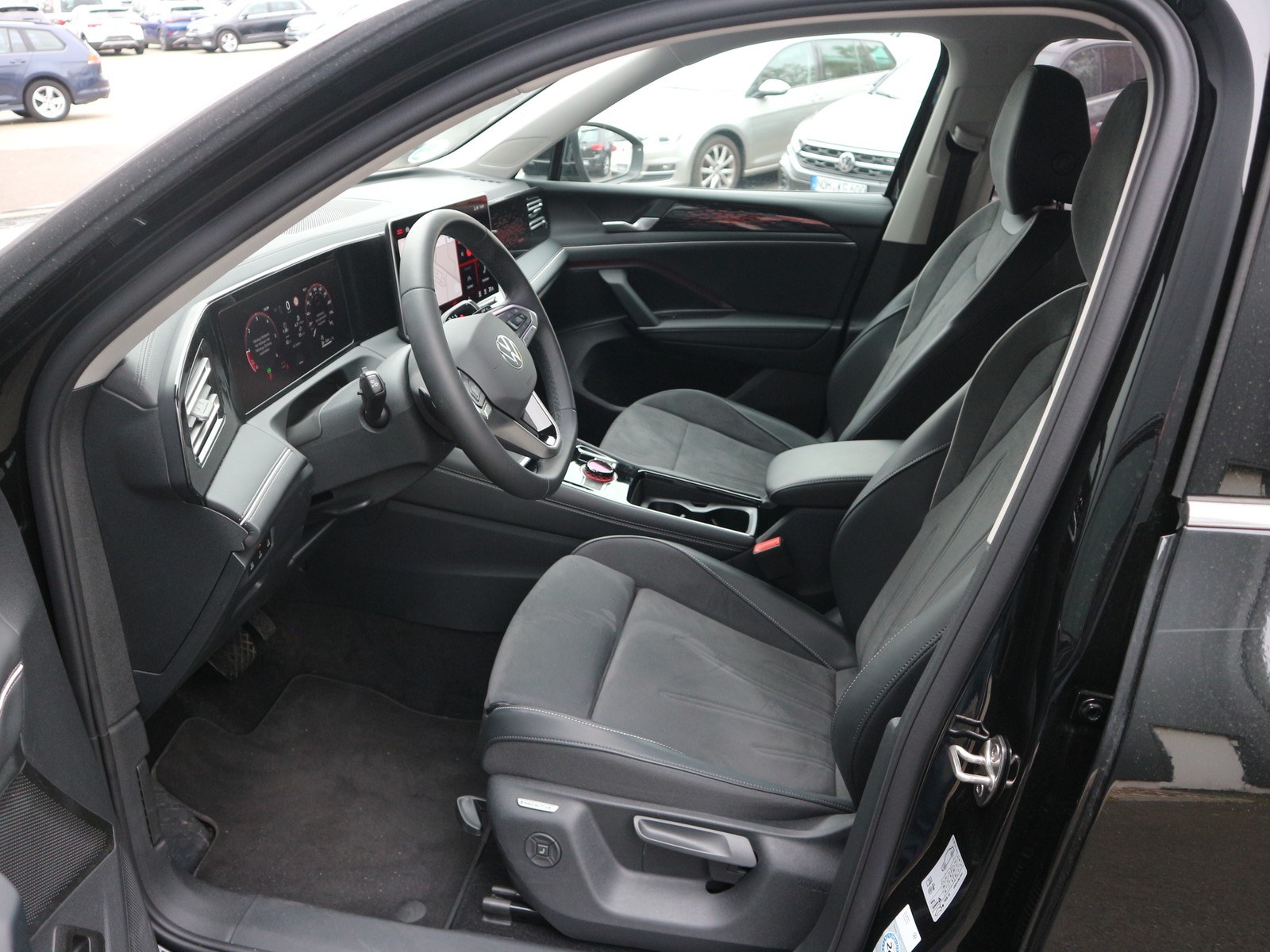 VW - Tiguan 2,0 TDI Elegance +LED+Navi+AHK+Kamera_2