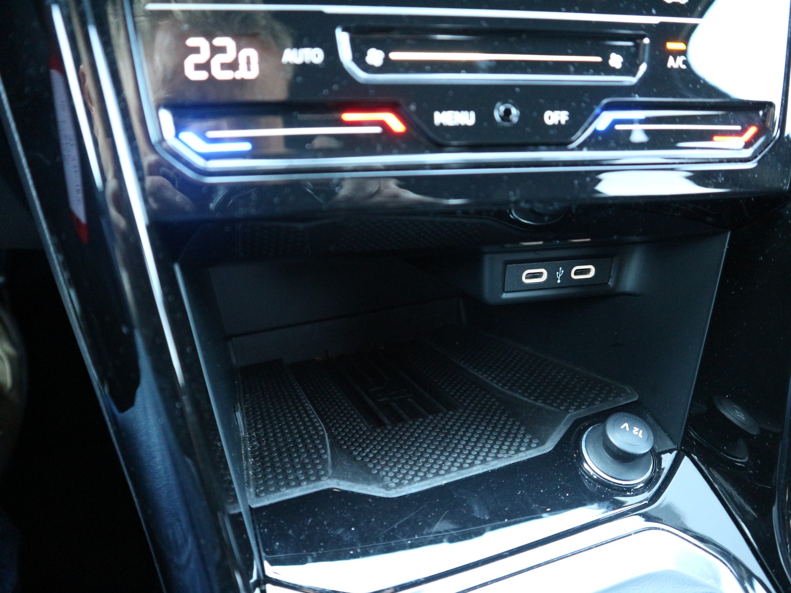 VW - T-Roc 1.5 TSI DSG R-Line NAVI+LED+ACC+KAMERA+AHK_17